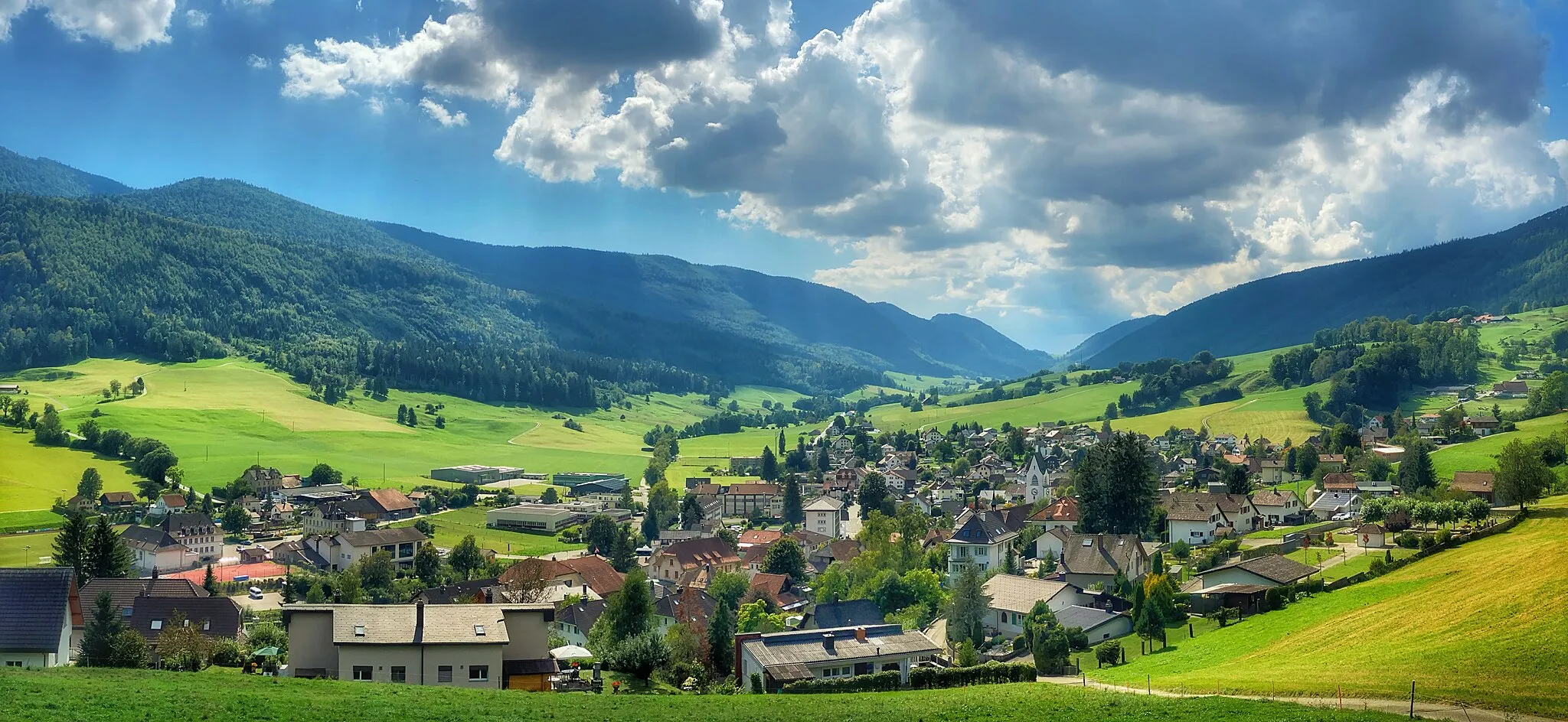 Photo showing: Das Dorf Welschenrohr mit der Mehrheit der Bevölkerung von Osten aus gesehen.