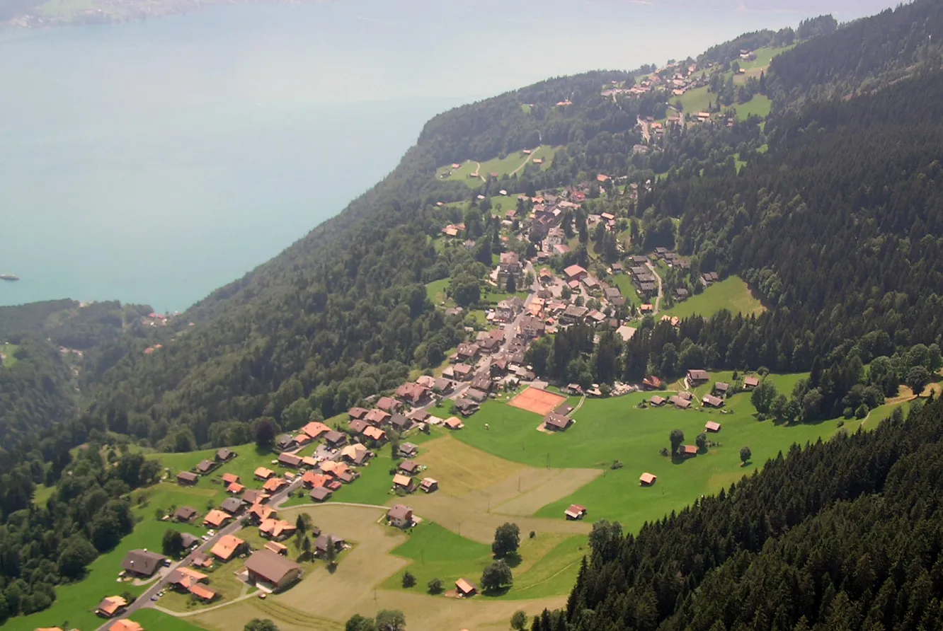 Photo showing: Aerial view of Beatenberg in Switzerland