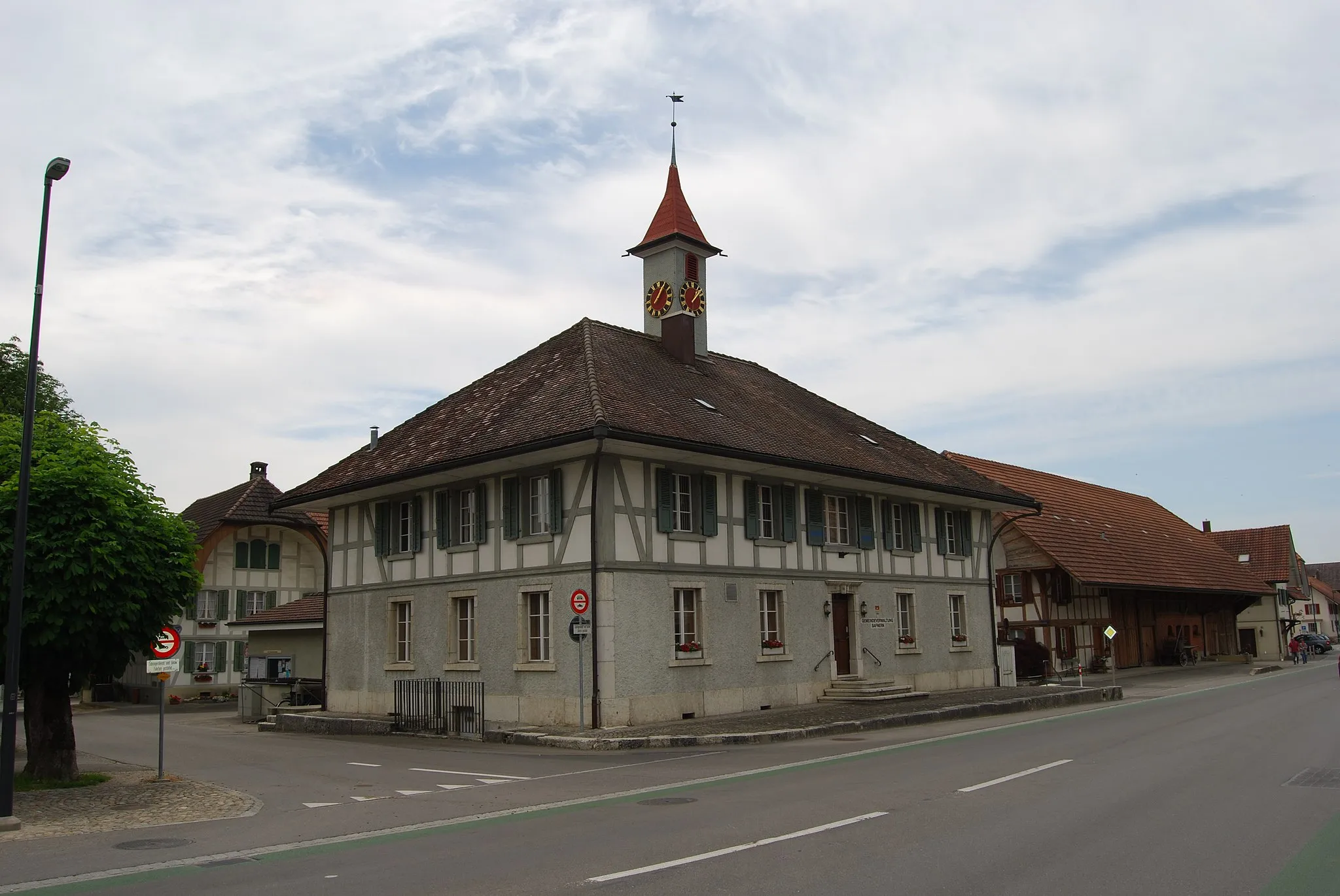 Photo showing: Municipal administration of Safnern, canton of Bern, Switzerland