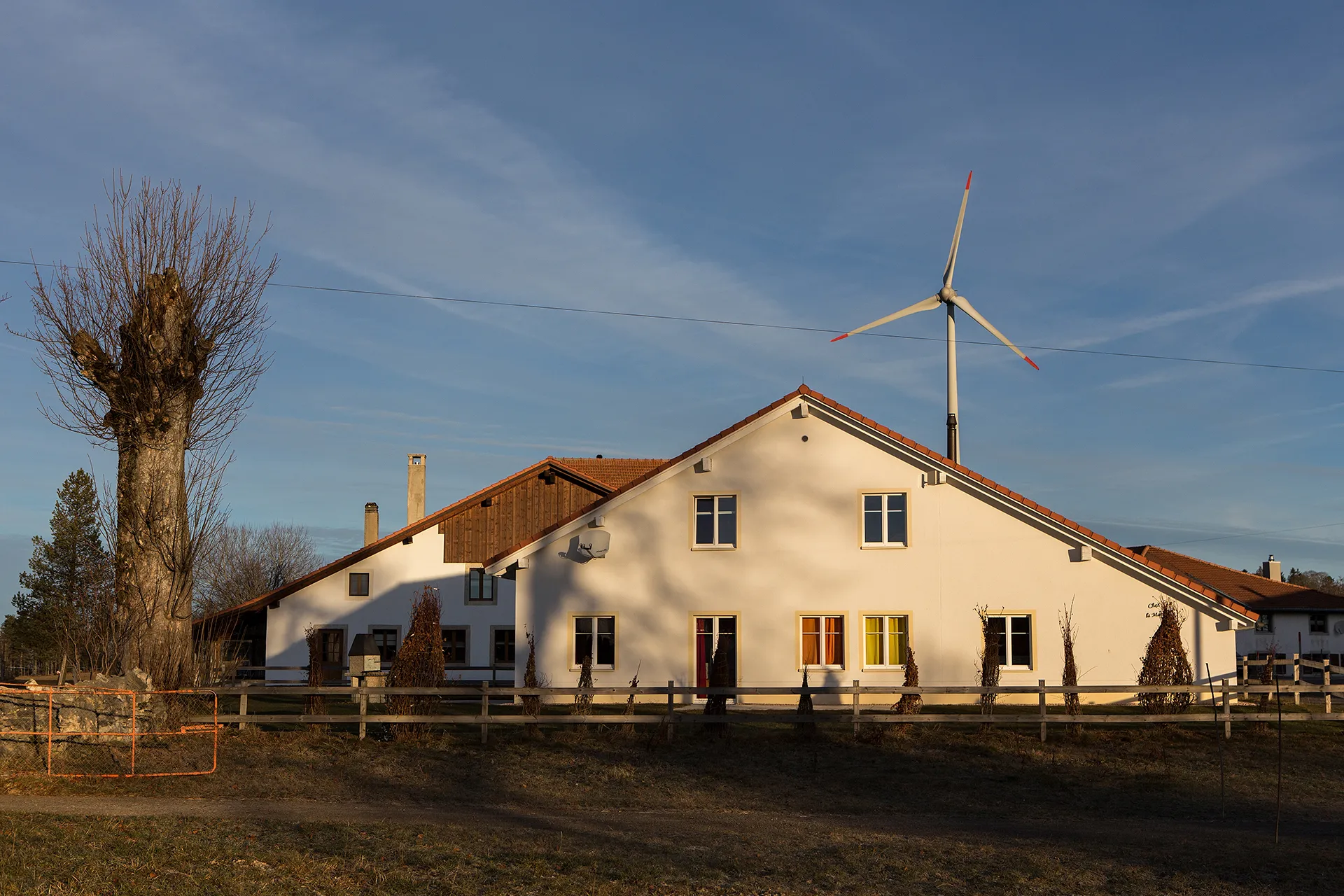 Photo showing: Freiberger Bauernhäuser in Le Peuchepatte (Gemeinde Muriaux, JU)