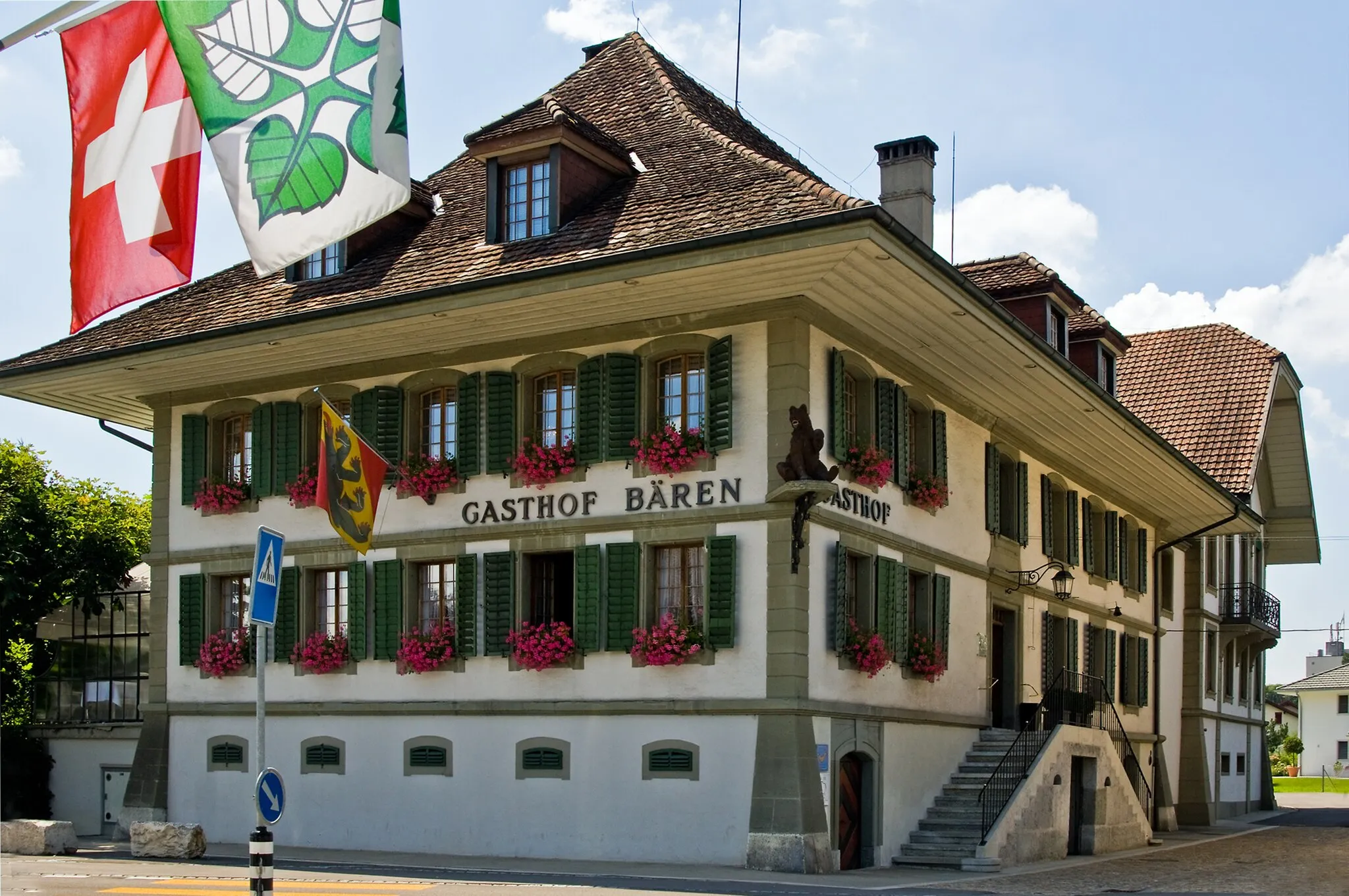 Photo showing: Gasthof Bären, Utzenstorf Kt. Bern