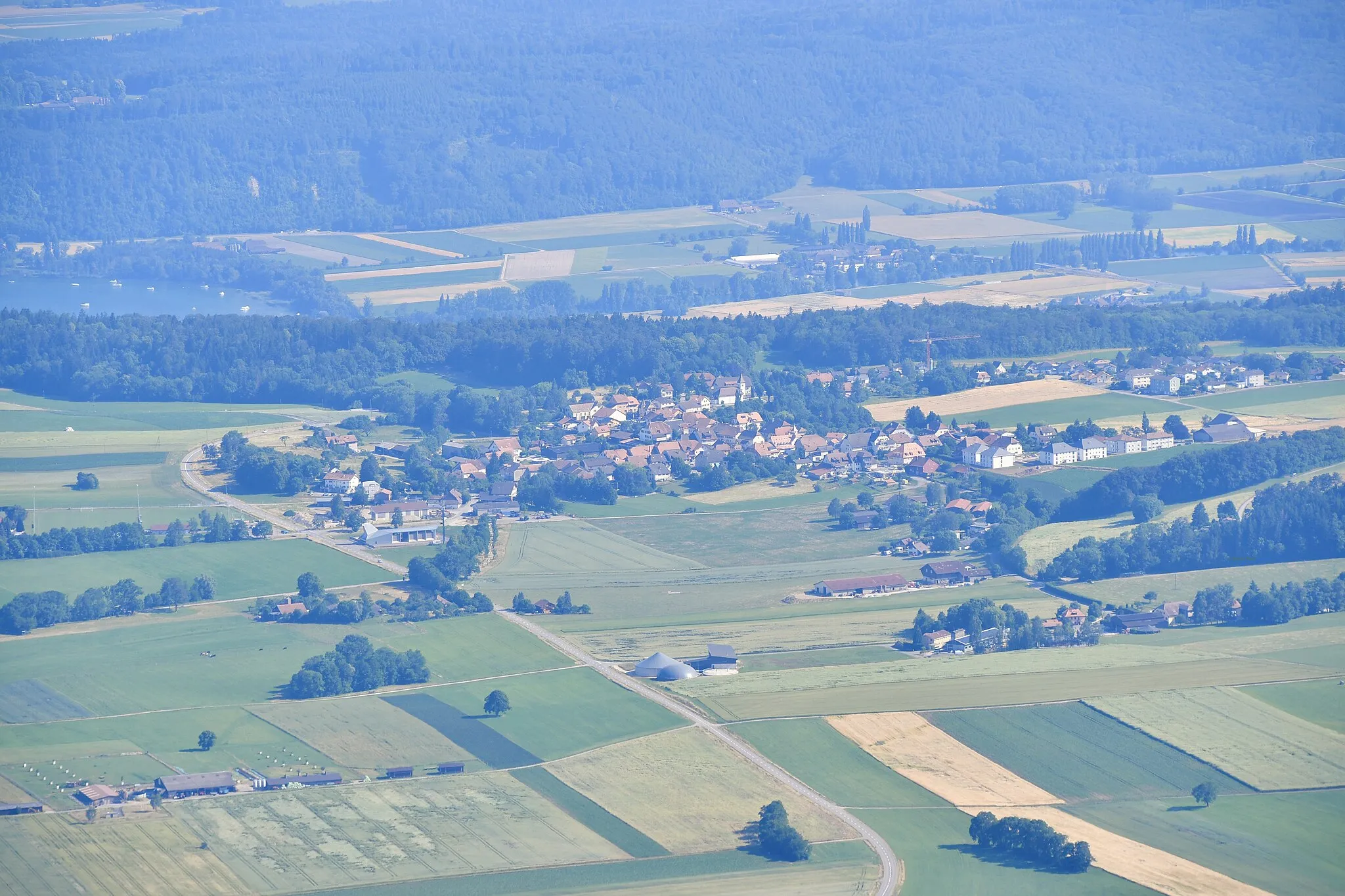 Photo showing: Lignières (NE) vue depuis le Chasseral.