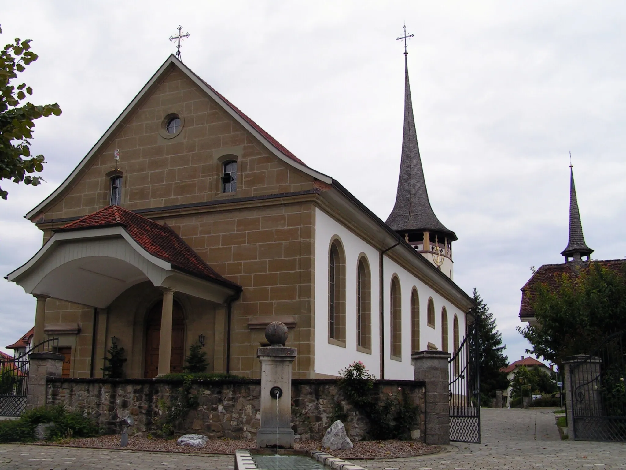 Photo showing: Kirchweg 3, Tafers. Église Saint-Martin.