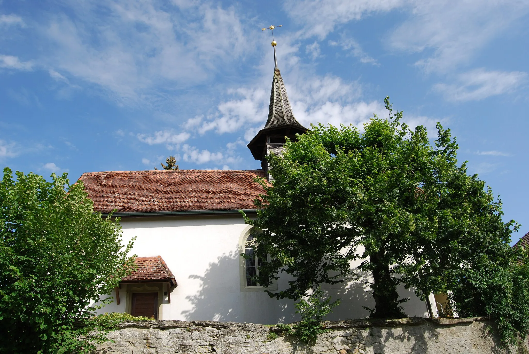Photo showing: Church of Kallnach, canton of Bern, Switzerland