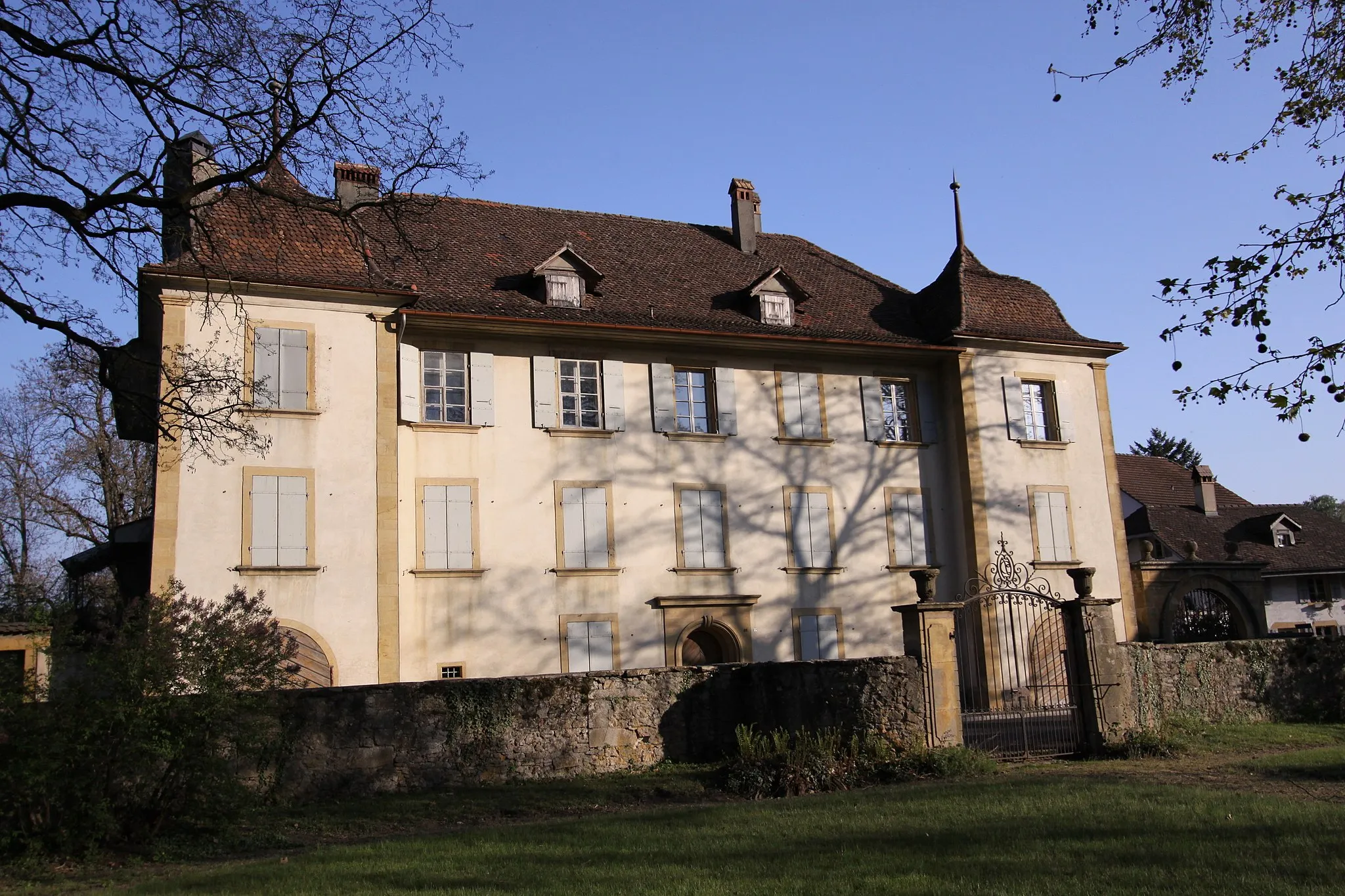 Photo showing: Von Ernst Manor House, Hauptstrasse 45, Muntelier