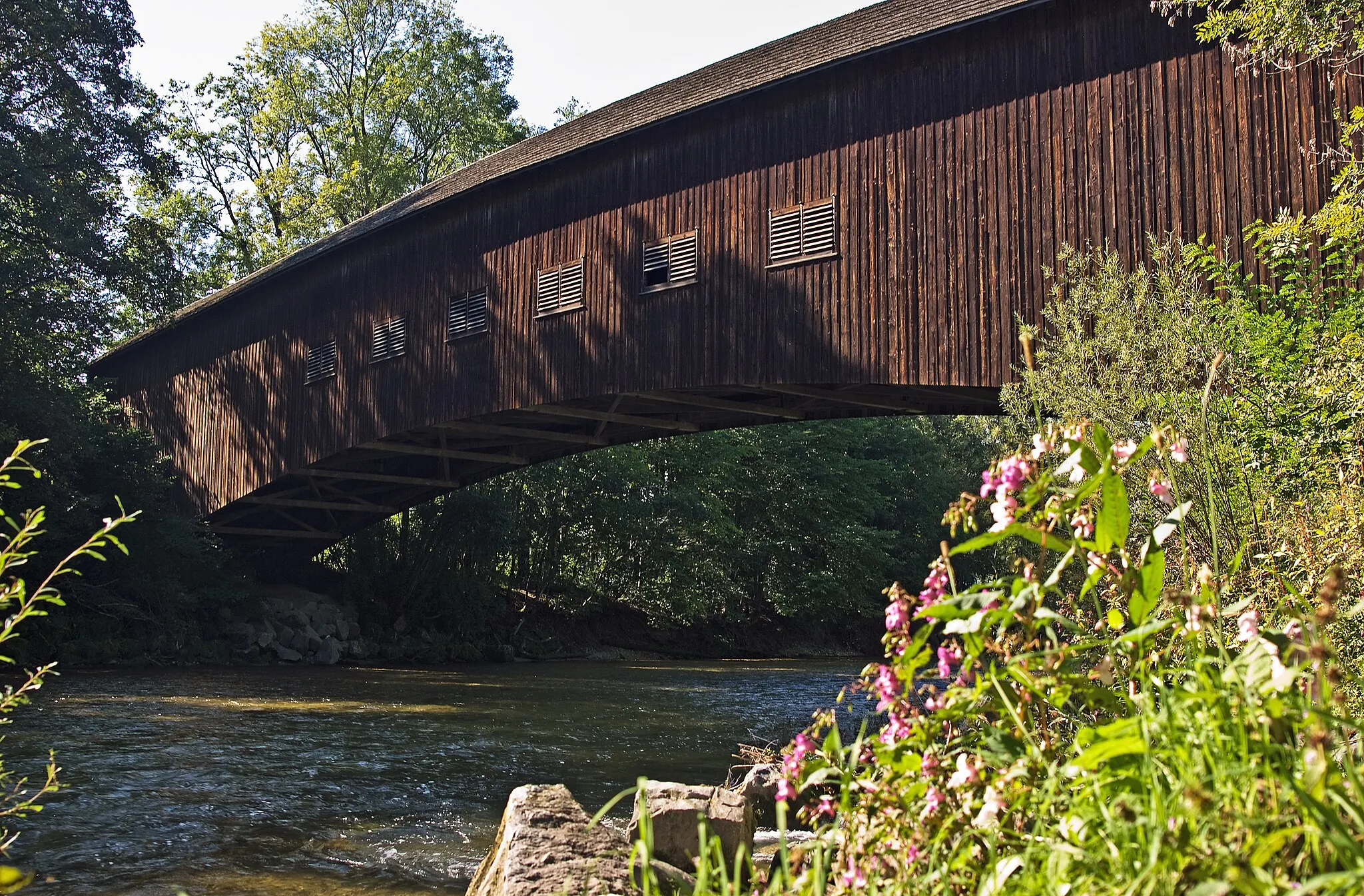 Photo showing: Hasle bei Burgdorf, alte gedeckte Holzbrücke über die Emme
