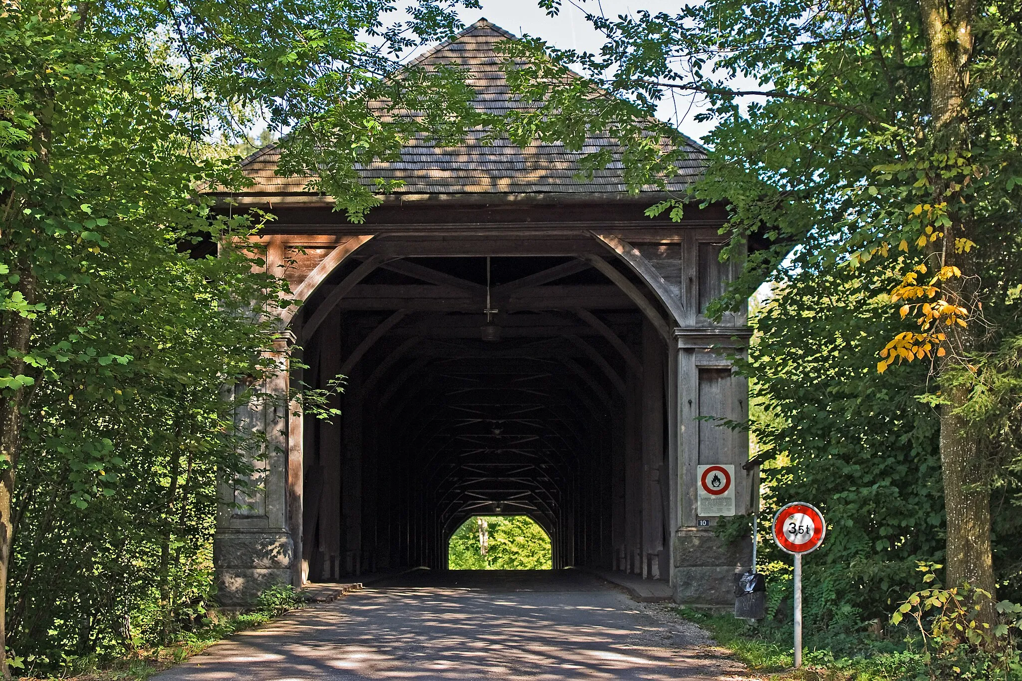 Photo showing: Hasle bei Burgdorf, alte gedeckte Holzbrücke über die Emme