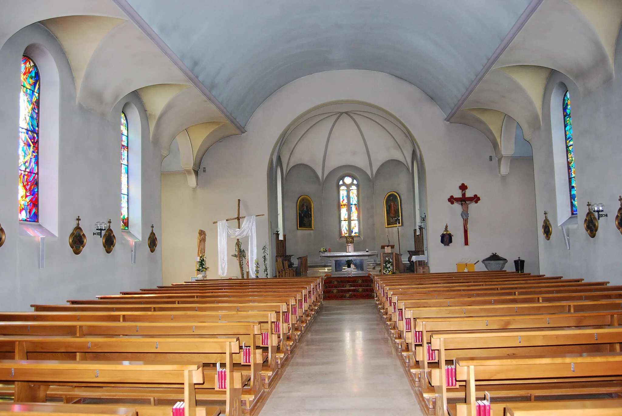 Photo showing: Catholic Church of Rossens, canton of Fribourg, Switzerland