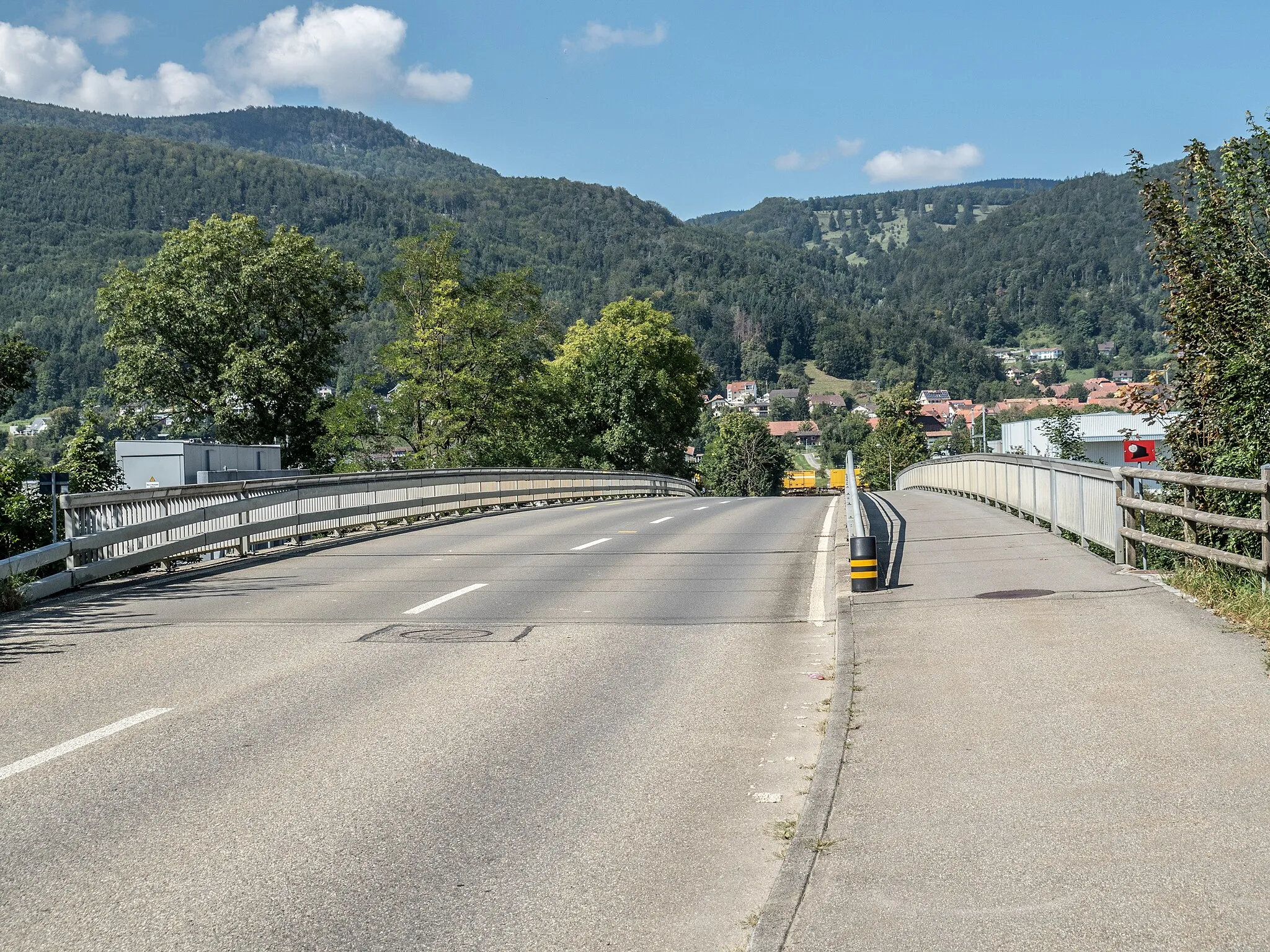 Photo showing: Jurastrasse Road Bridge over the Dünnern River, Oberbuchsiten – Niederbuchsiten, Canton of Solothurn, Switzerland