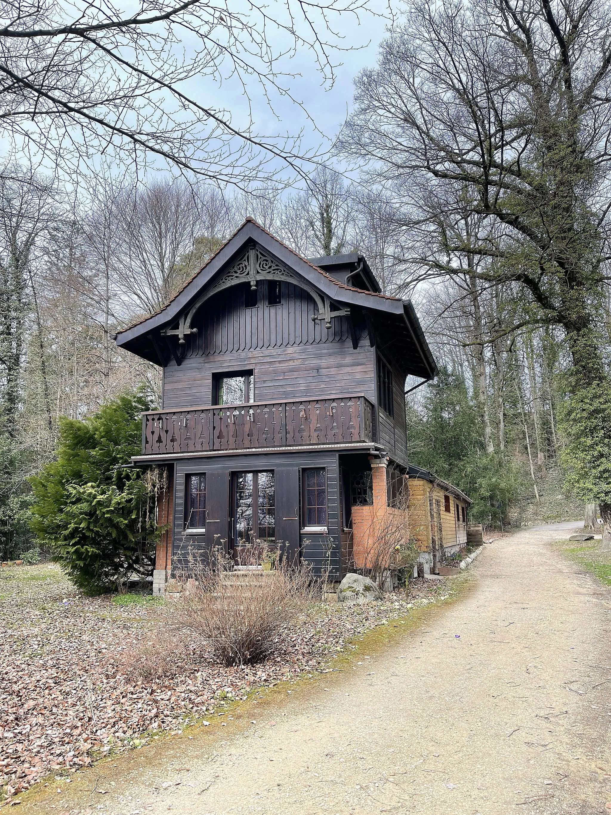 Photo showing: A house in the lakeside woods called "La Ramée", in Marin-Epagnier.