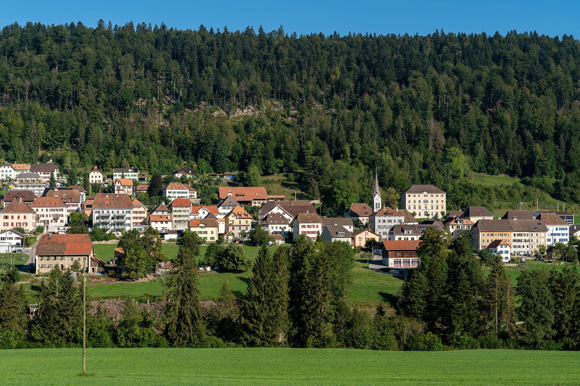 Photo showing: Blick zum Dorfzentrum von Renan (BE)