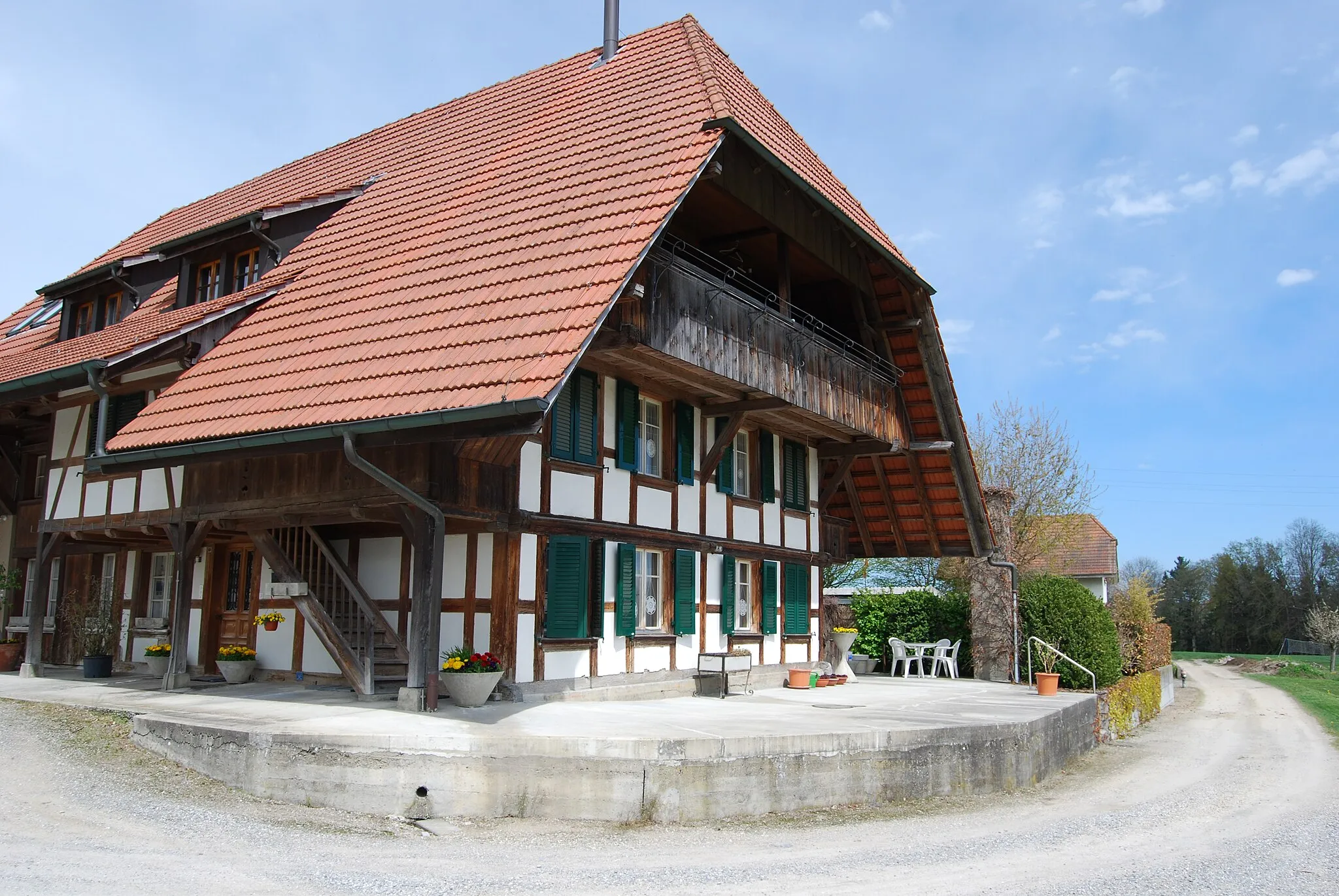 Photo showing: Timber framing house at Kriechenwil, canton of Bern, Switzerland