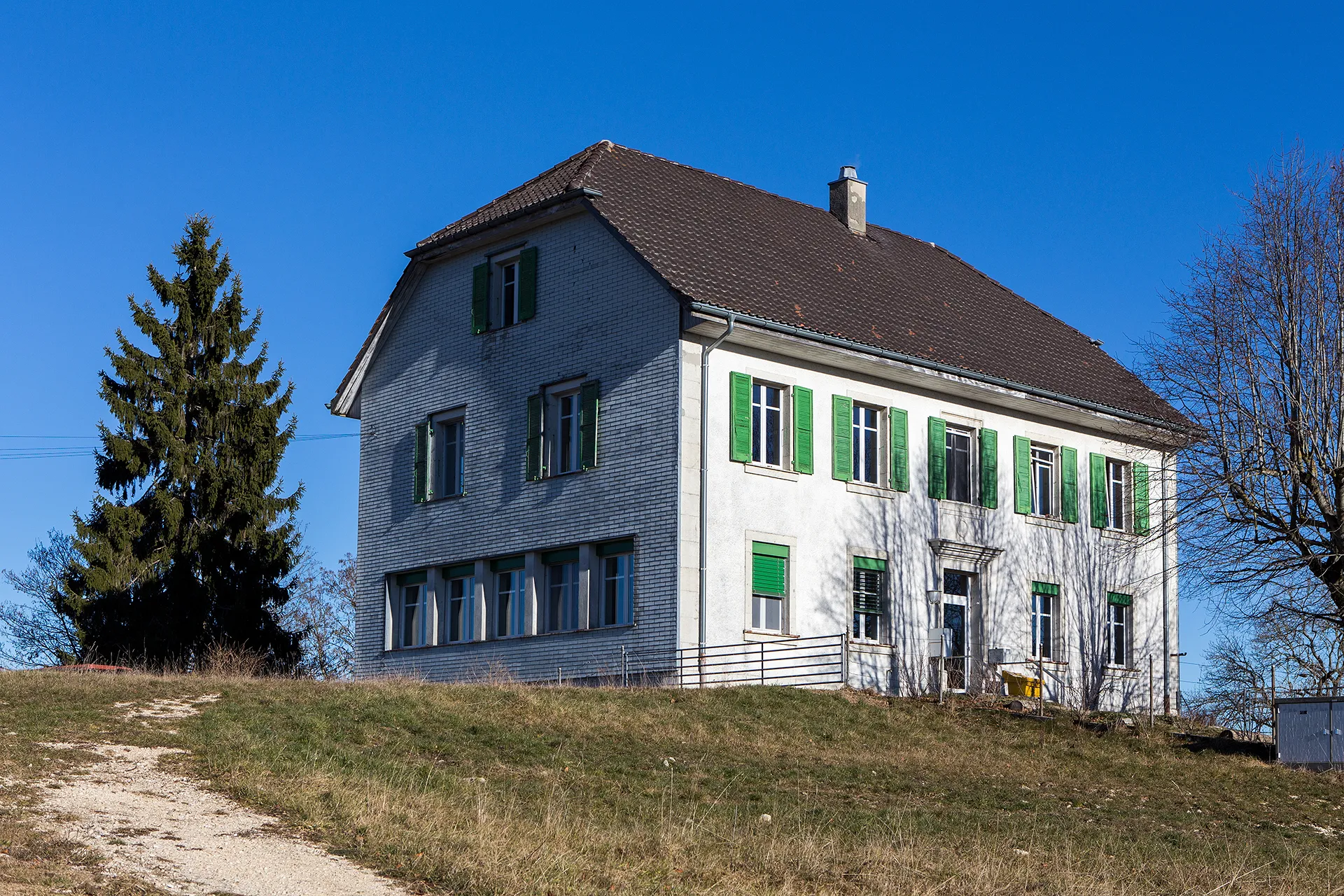 Photo showing: Primarschulhaus in Les Enfers (JU)