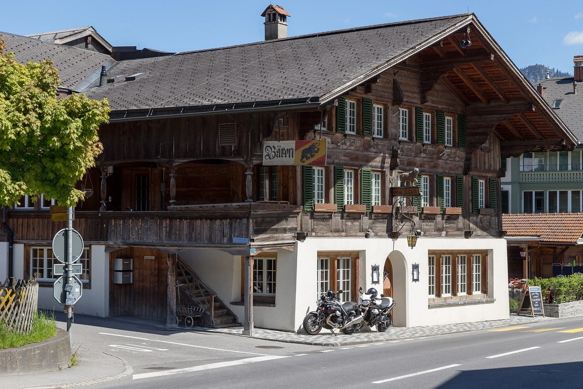 Photo showing: Gasthaus "Bären" in Zweisimmen