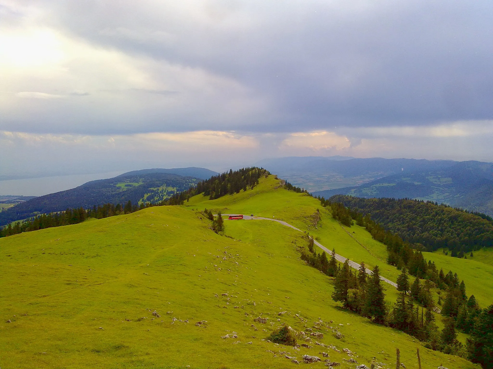 Photo showing: Col du Chasseral from Chasseral Ouest