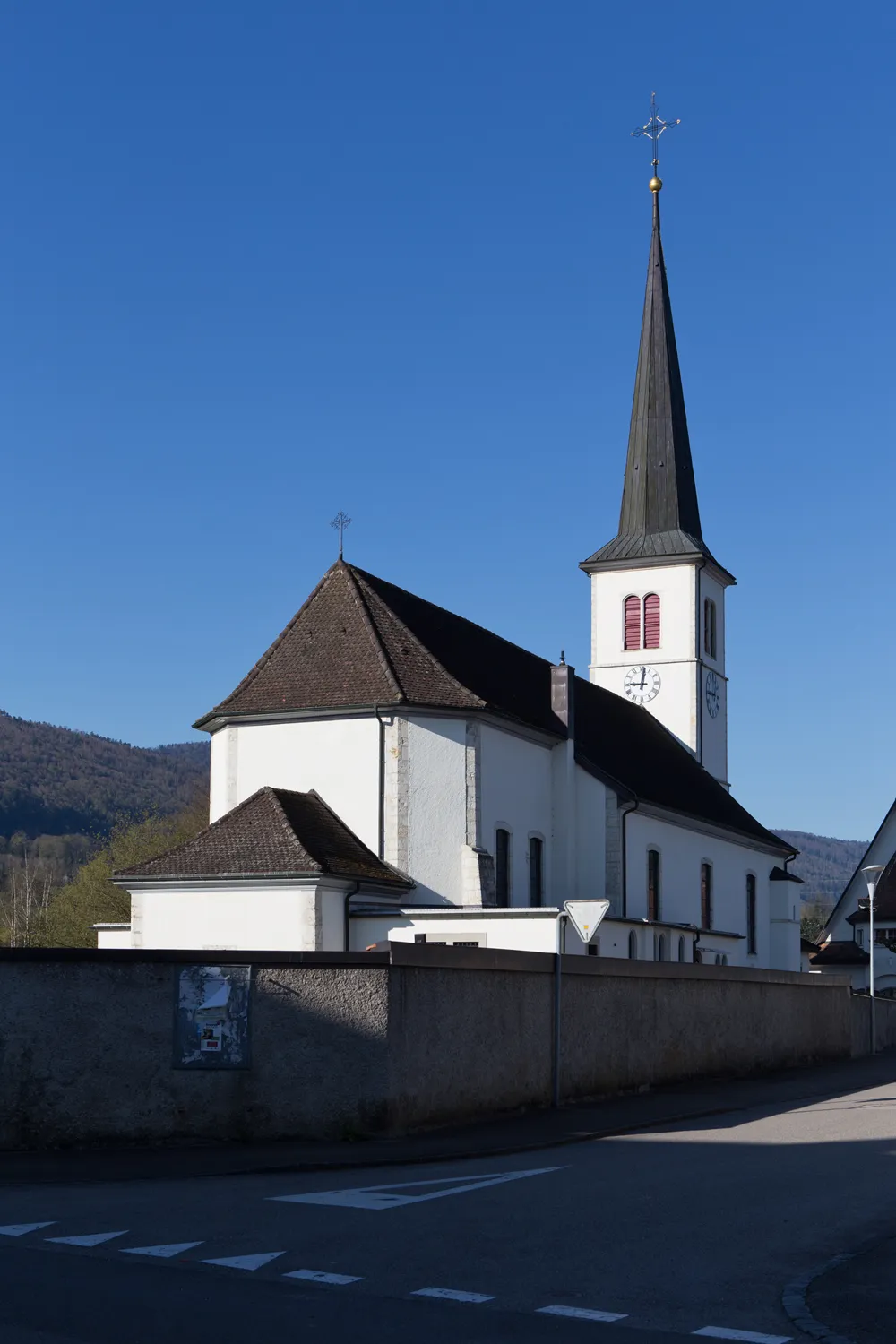 Photo showing: Pfarrkirche von Courrendlin (JU)