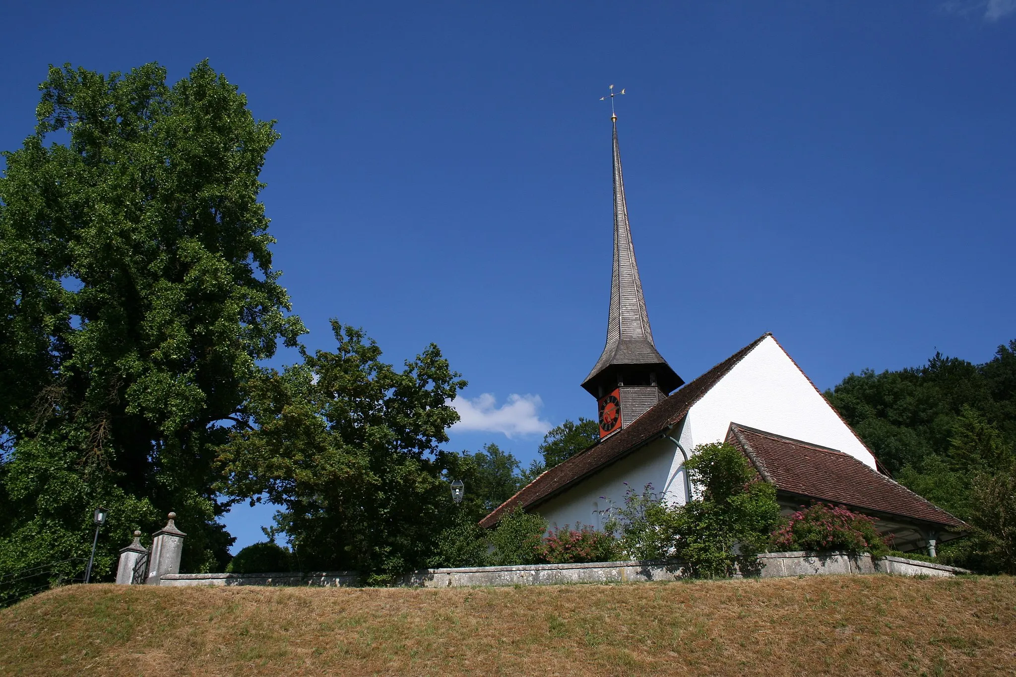 Photo showing: reformierte Kirche Arch, Schweiz. Im Hof der Kirche befindet sich auch der Friedhof