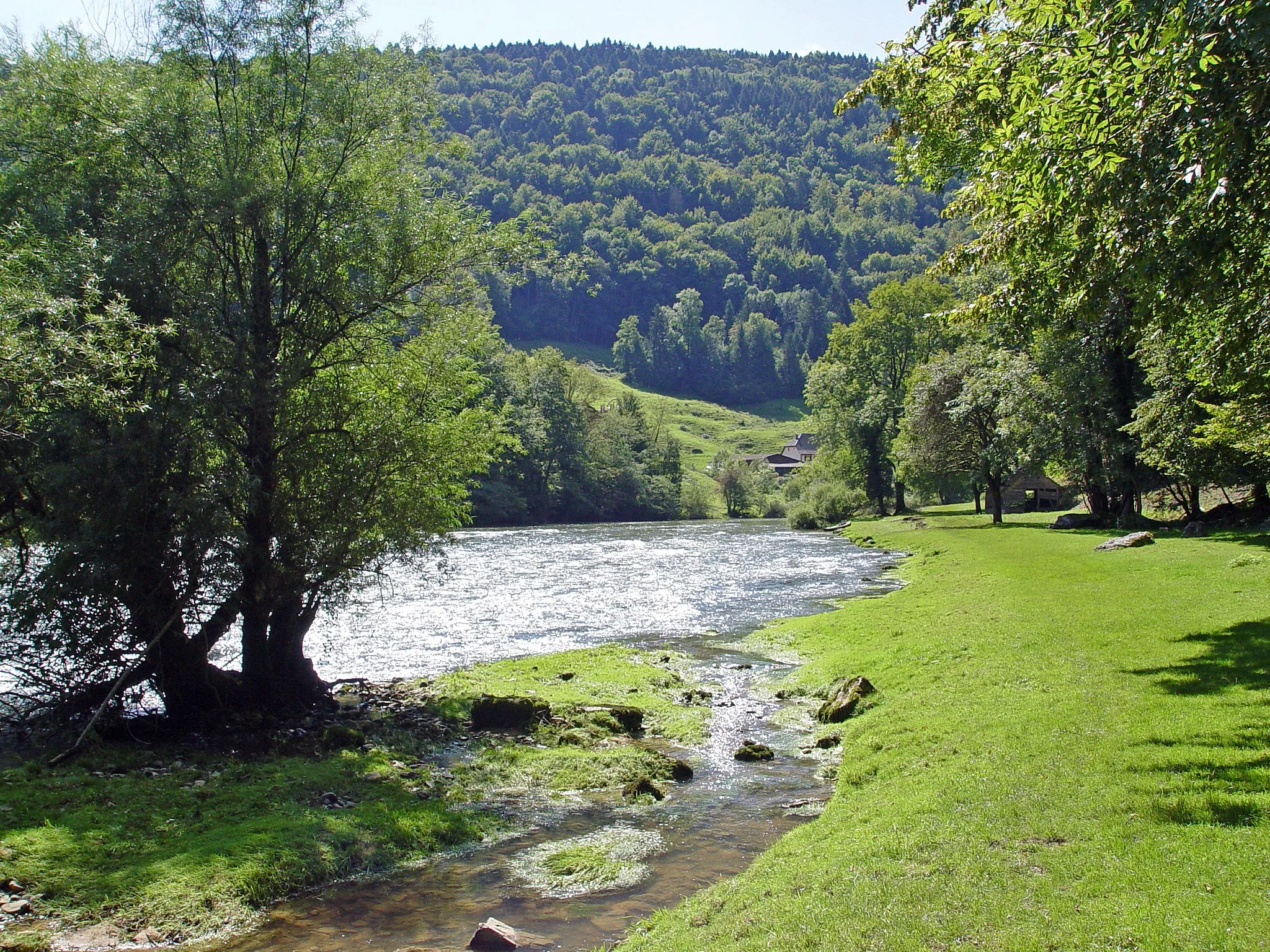 Photo showing: Le Doubs auf der Strecke zwischen Soubey uns Saint-Ursanne (4 Kilometer westlich von Soubey)