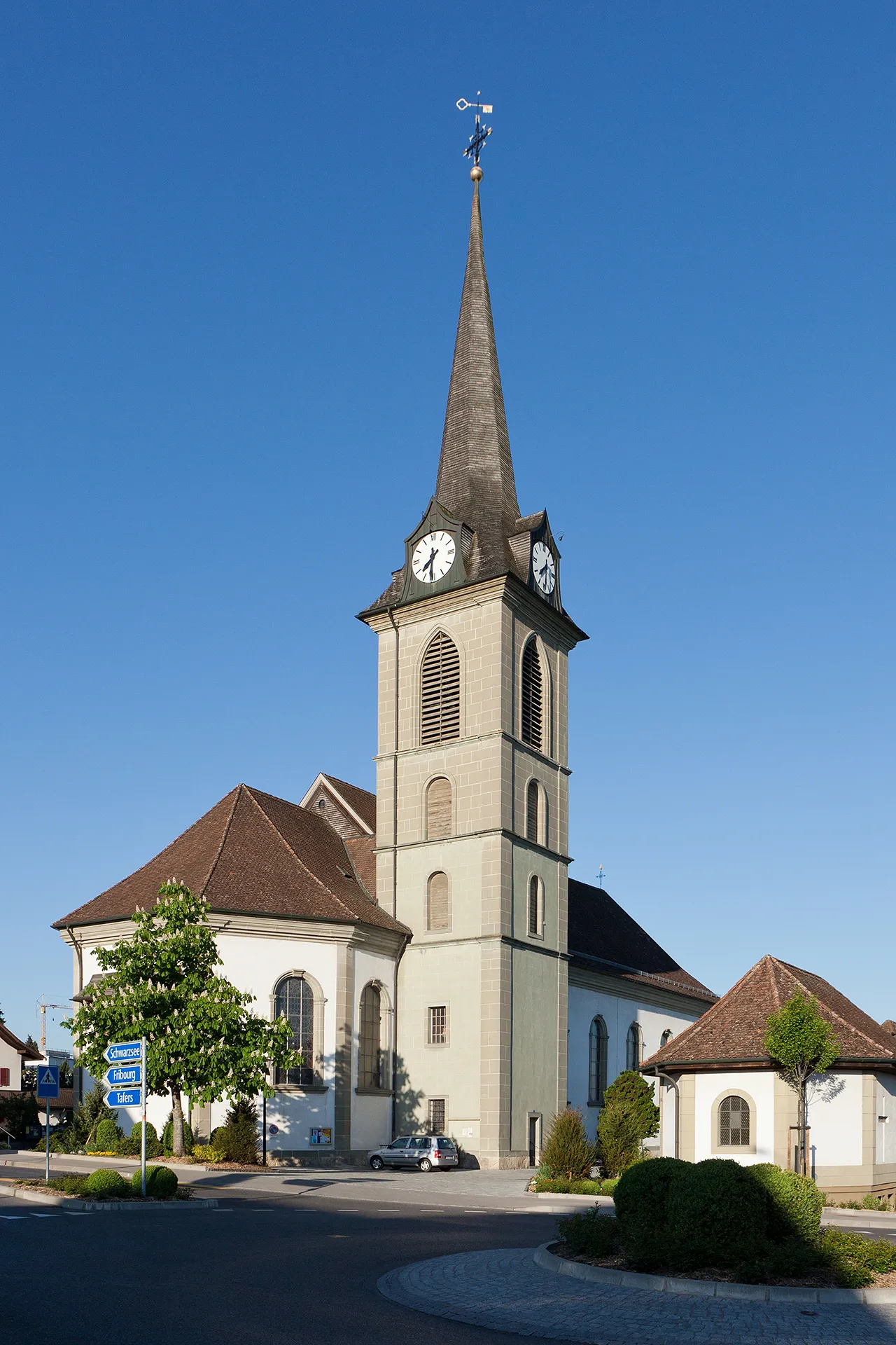 Photo showing: Pfarrkirche in Düdingen (FR)