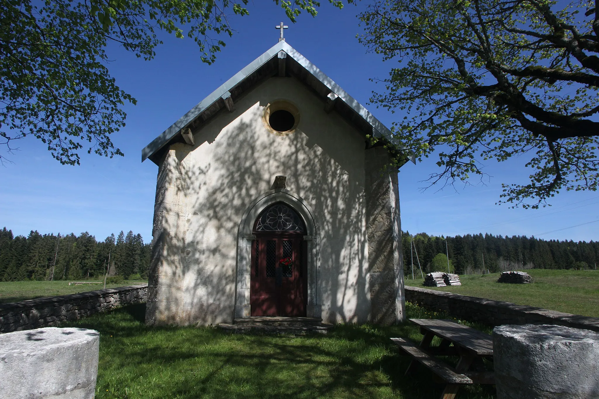 Photo showing: Chapelle Notre-Dame des Champs à Boujailles (Doubs).