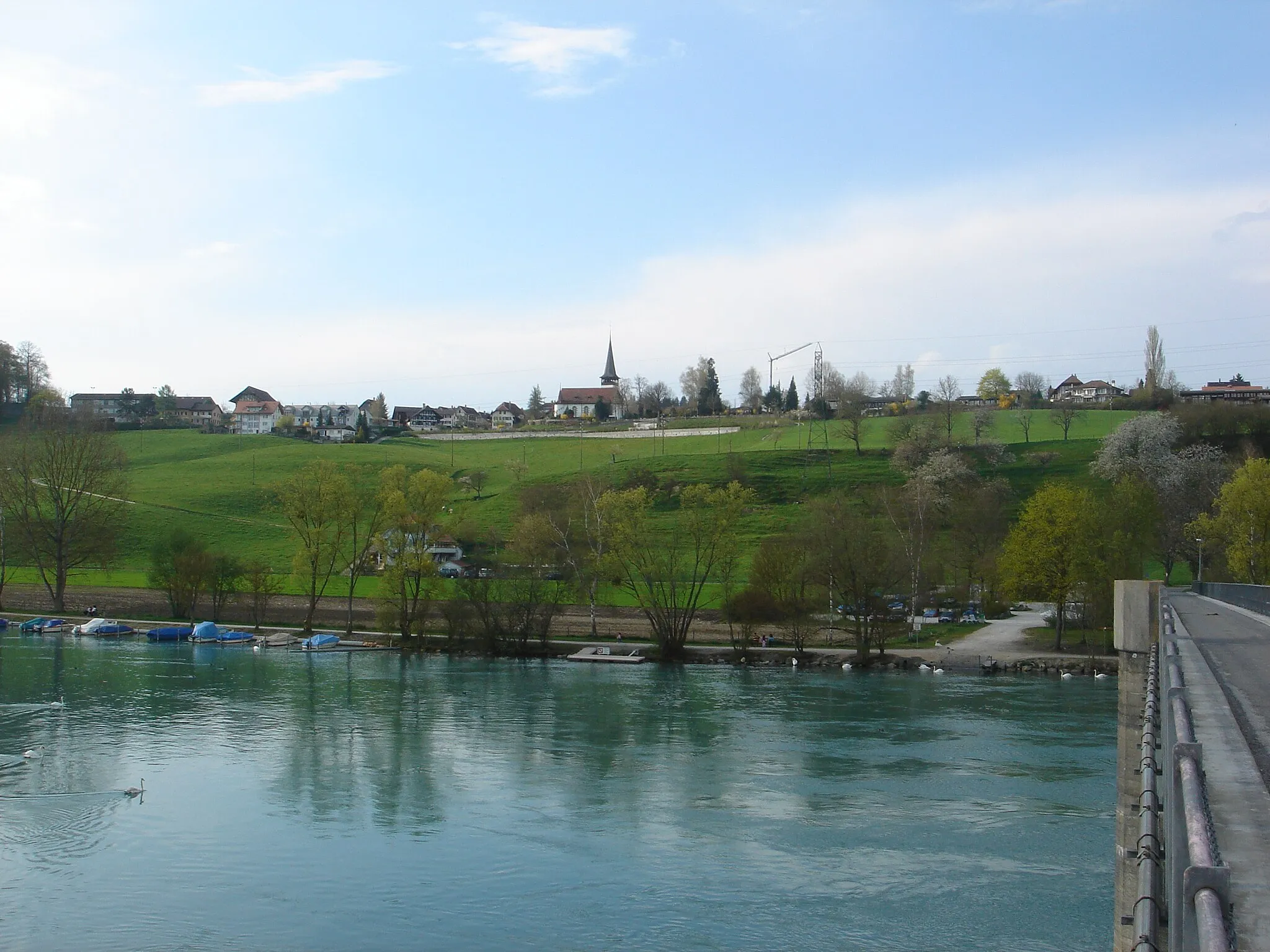 Photo showing: Südansicht von Wohlensee und Wohlen bei Bern
