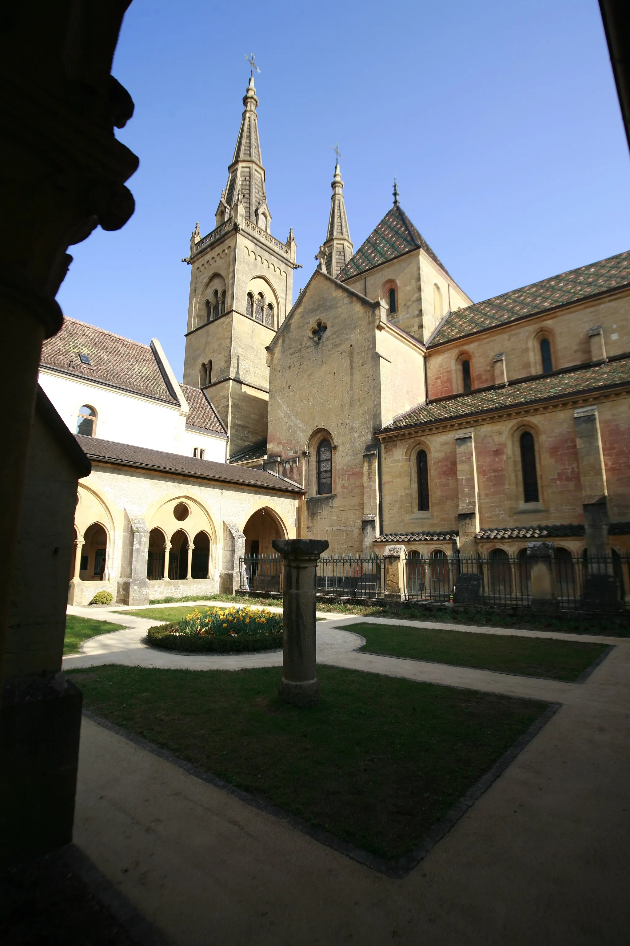 Photo showing: Collegiale Neuchatel mg.