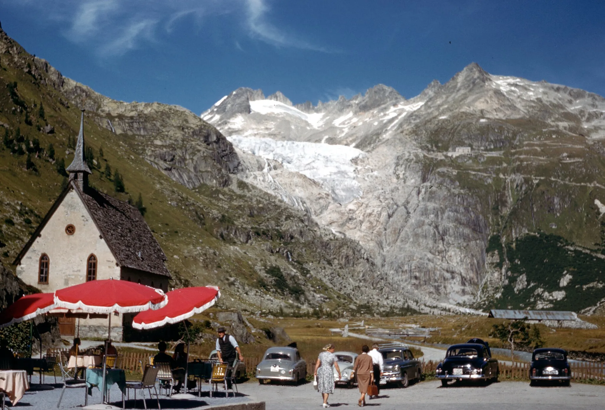 Photo showing: Gletsch, anglican church and Rhone glacier