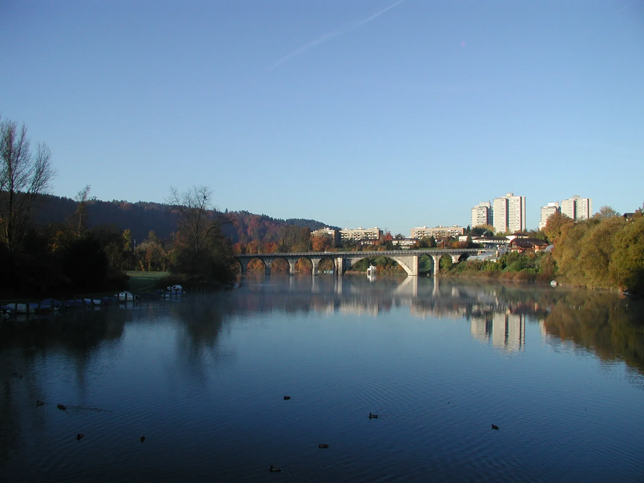 Photo showing: Wohlensee, Kappelenbrücke und Kappelenring in Hinterkappelen