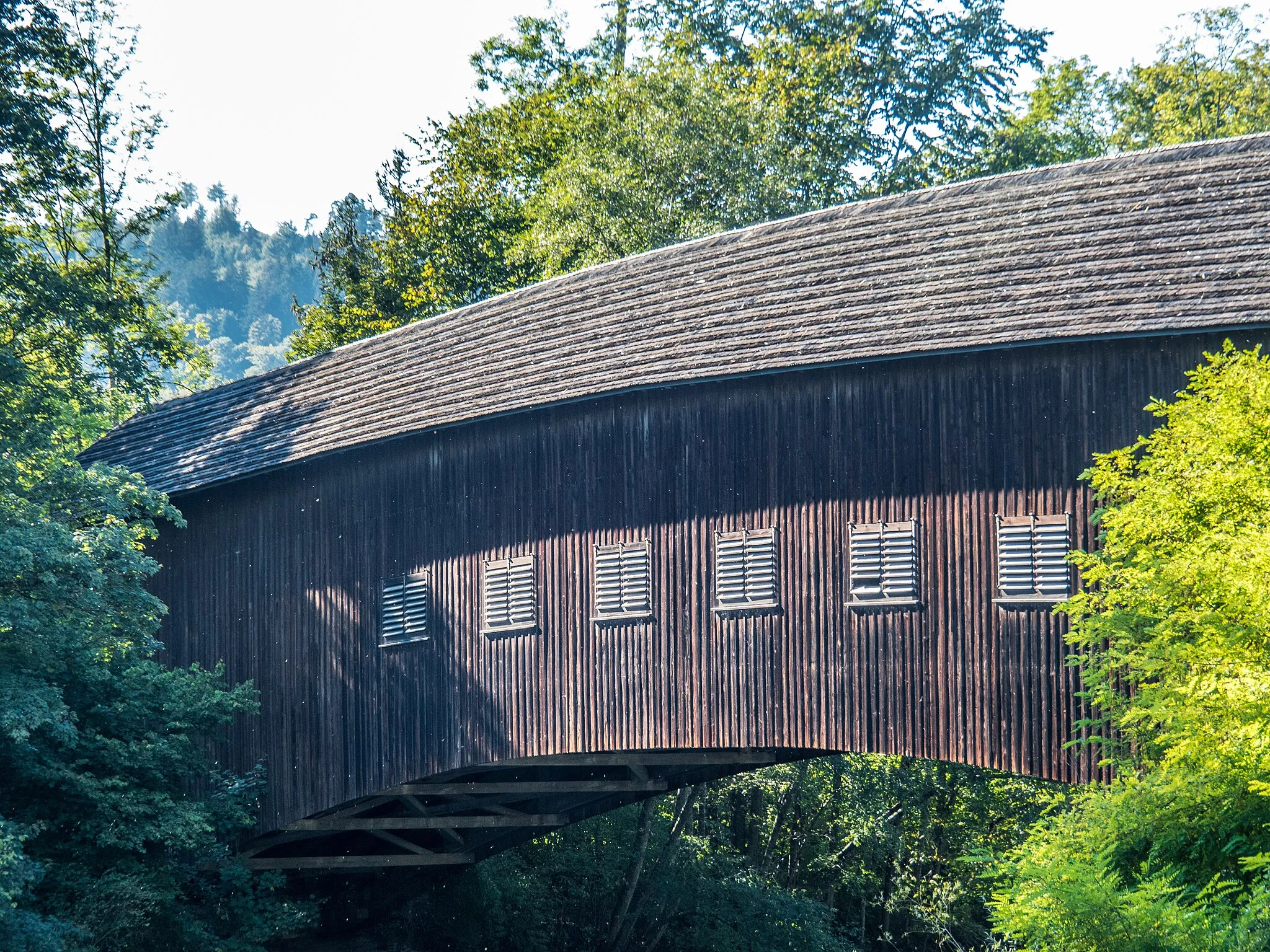 Photo showing: Wintersey Covered Wooden Road Bridge over the Emme River, Hasle bei Burgdorf – Rüegsau, Canton of Bern, Switzerland