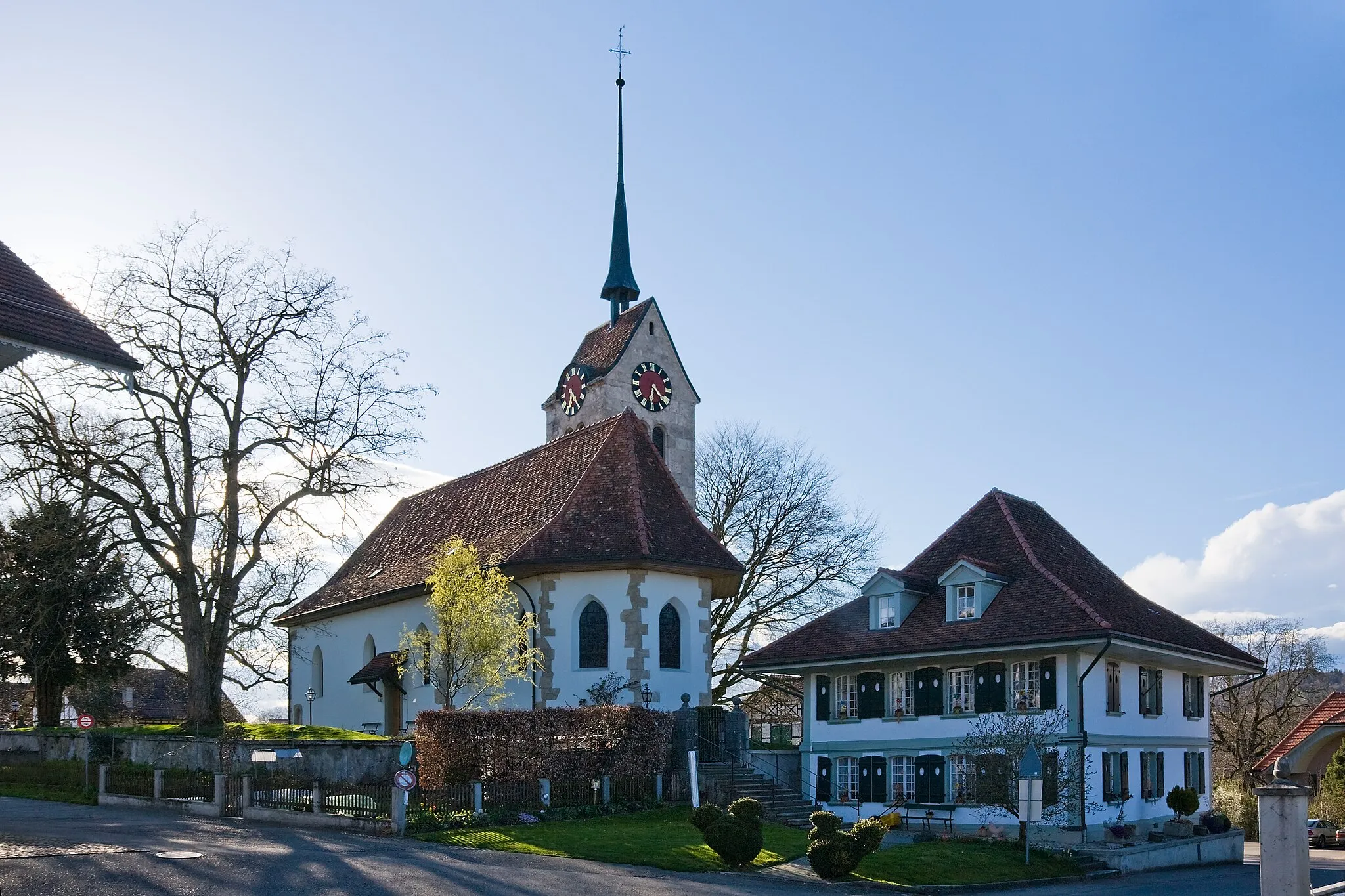 Photo showing: reformierte Kirche und Gemeindehaus von Messen, Kanton Solothurn, Schweiz