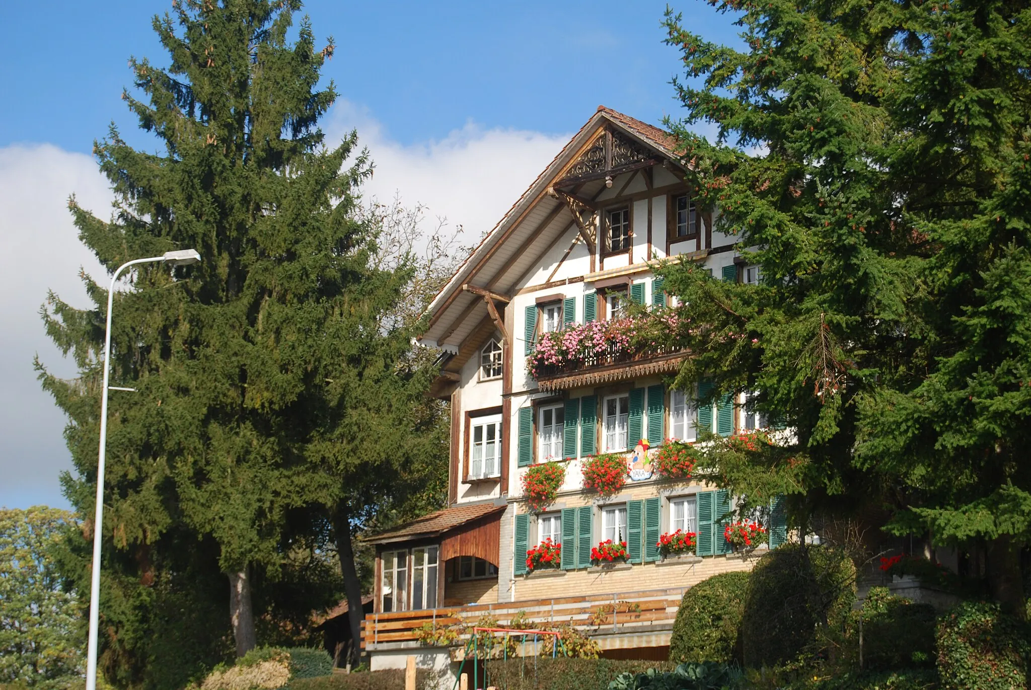 Photo showing: Timber framing house at Grosshöchstetten, canton of Berne, Switzerland