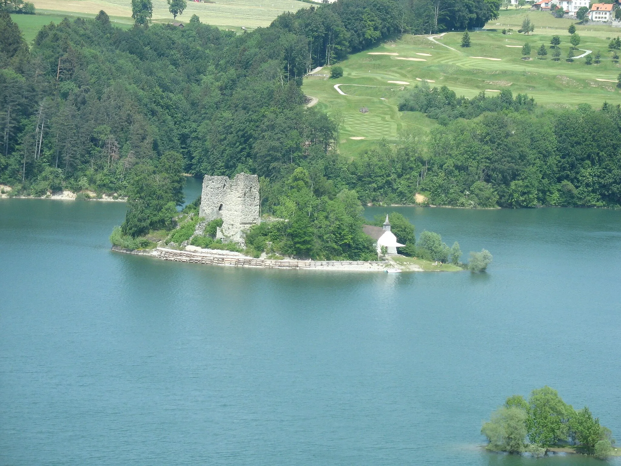 Photo showing: Île d'Ogoz, Lac de la Gruyère, Friburg, Switzerland