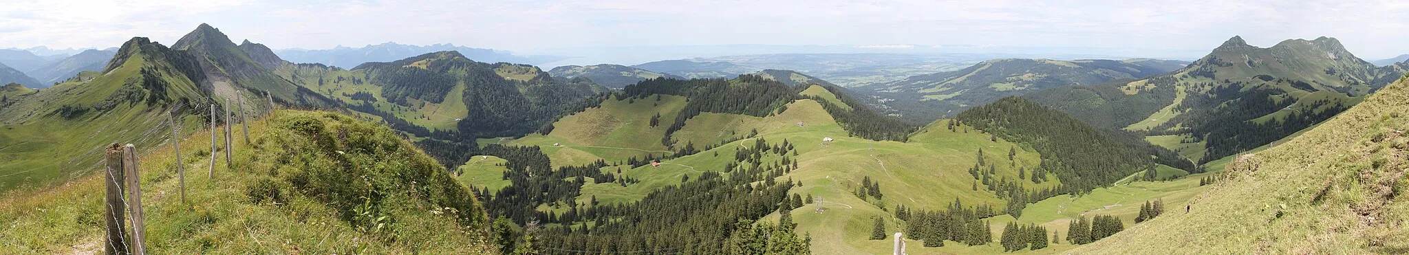 Photo showing: Panoramic view from the Col de Lys