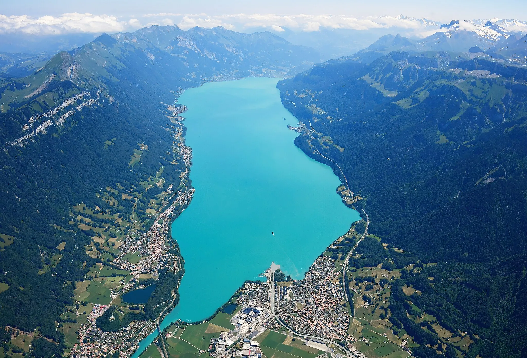 Photo showing: Aerial image of Lake Brienz (view from the southwest)