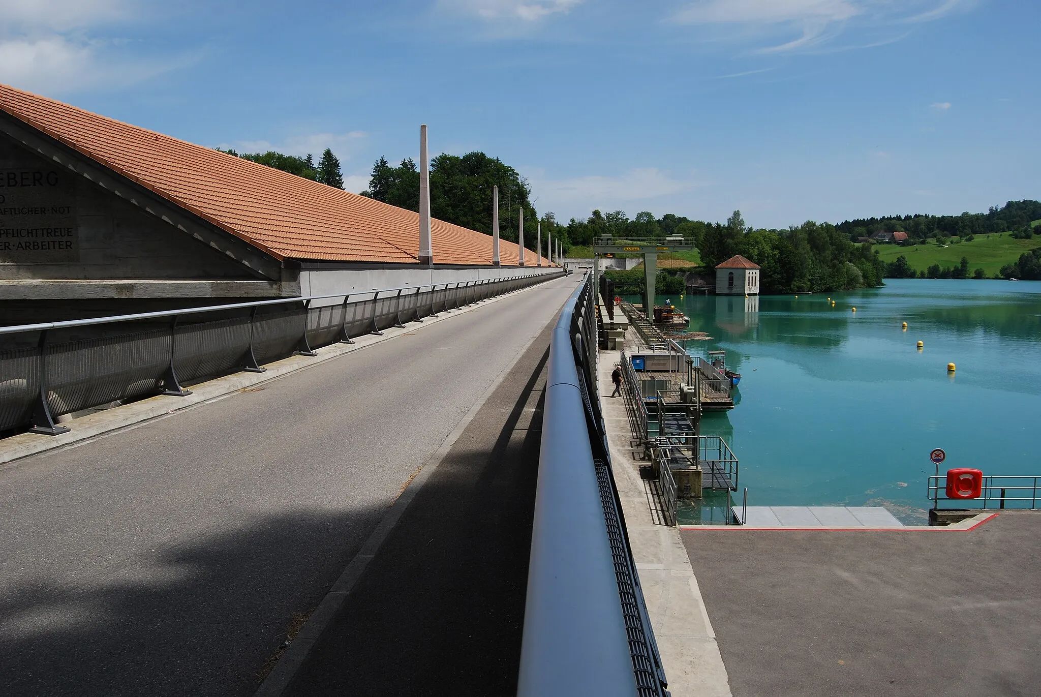 Photo showing: River Power Station Mühleberg, canton of Bern, Switzerland
