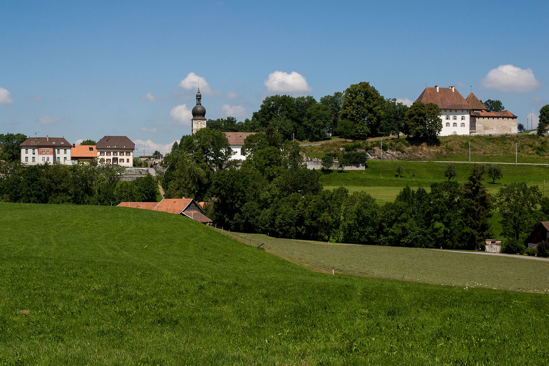 Photo showing: Vaulruz, Kirche und Schloss (FR)