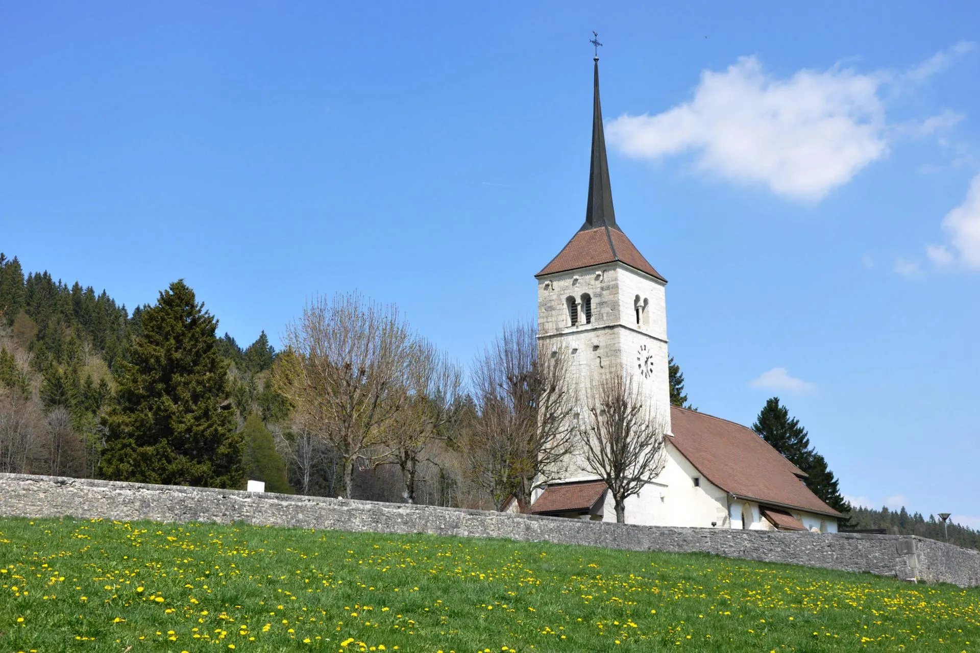Photo showing: Reformierte Kirche des Dorfes La Sagne im Vallée de la Sagne (auch als Vallée des Ponts bezeichnet) des Neuenburger Juras.