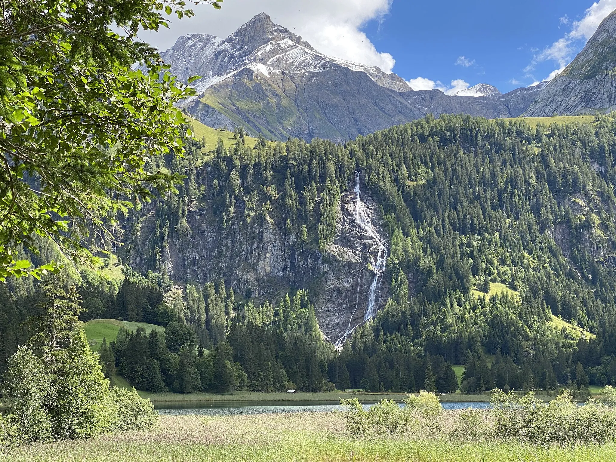 Photo showing: Mountain towering over Switzerlands natural habitat