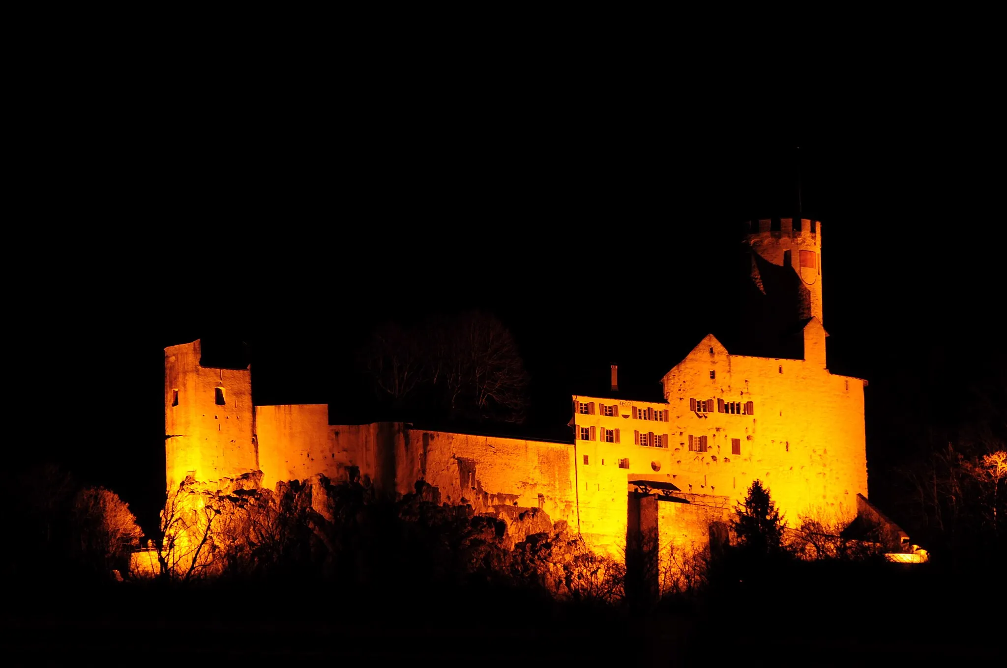 Photo showing: Schloss Neu Bechburg, Oensingen bei Nacht