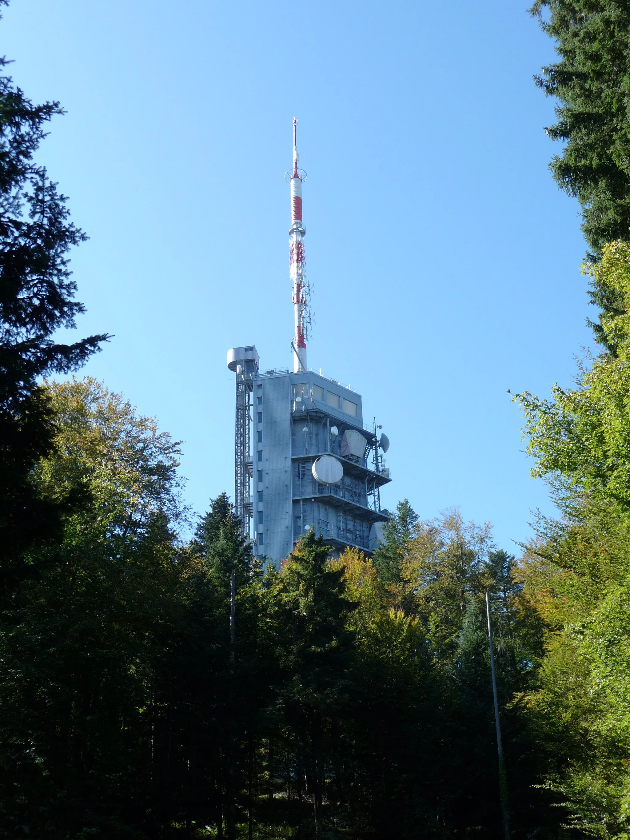 Photo showing: Der Fernsehturm Mont Pèlerin in der Schweiz.