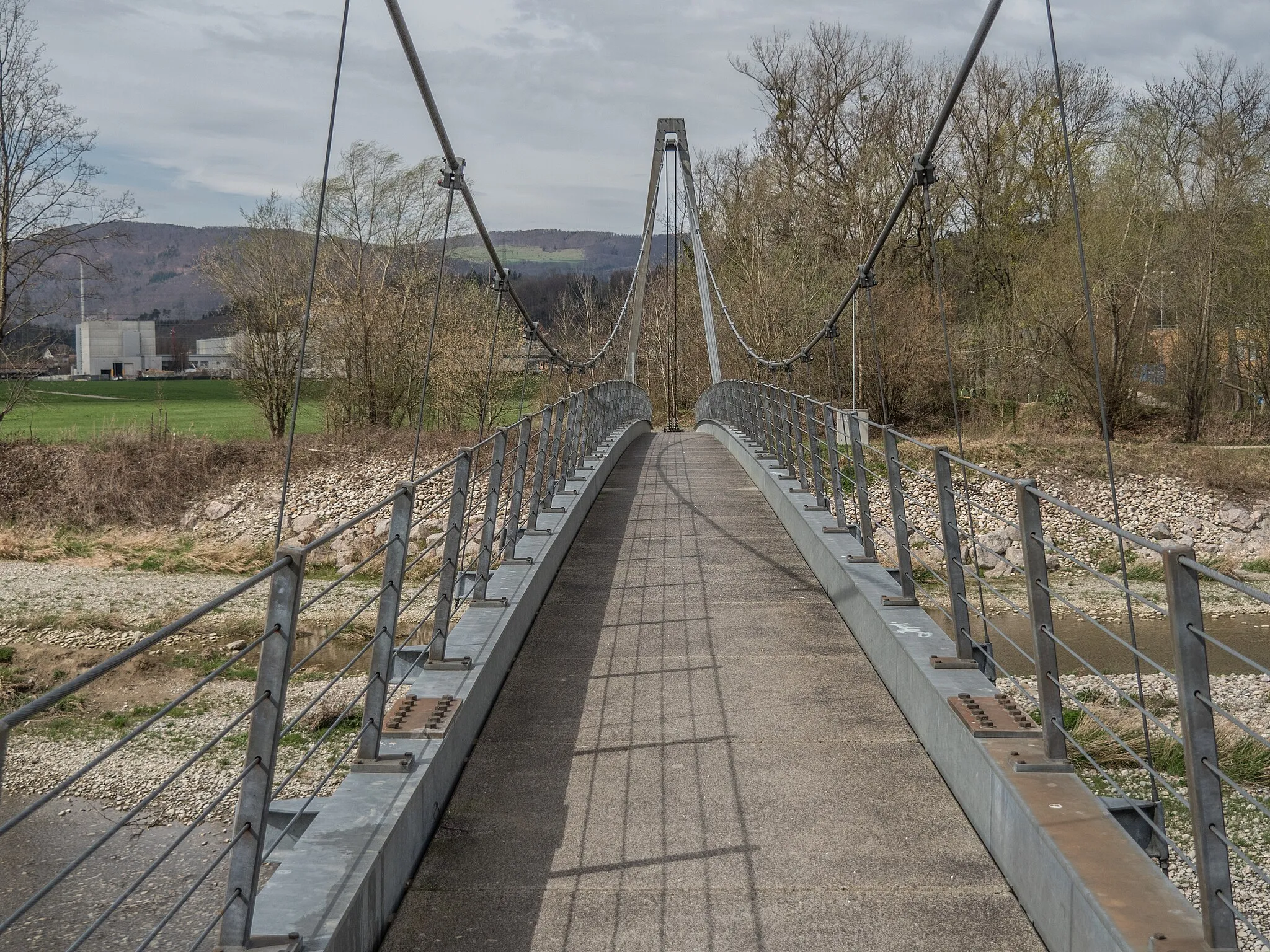 Photo showing: Pedestrian Suspension Bridge over the Aare River, Niedergösgen – Gretzenbach, Canton of Solothurn, Switzerland