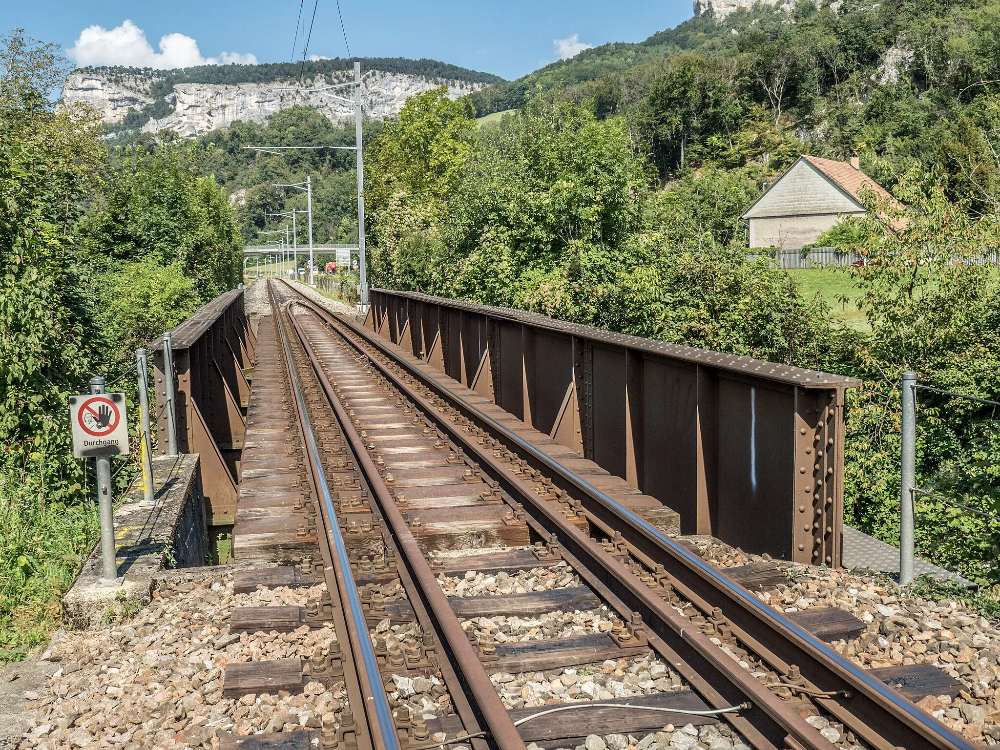 Photo showing: Railroad Bridge over the Dünnern River, Oensingen, Canton of Solothurn, Switzerland