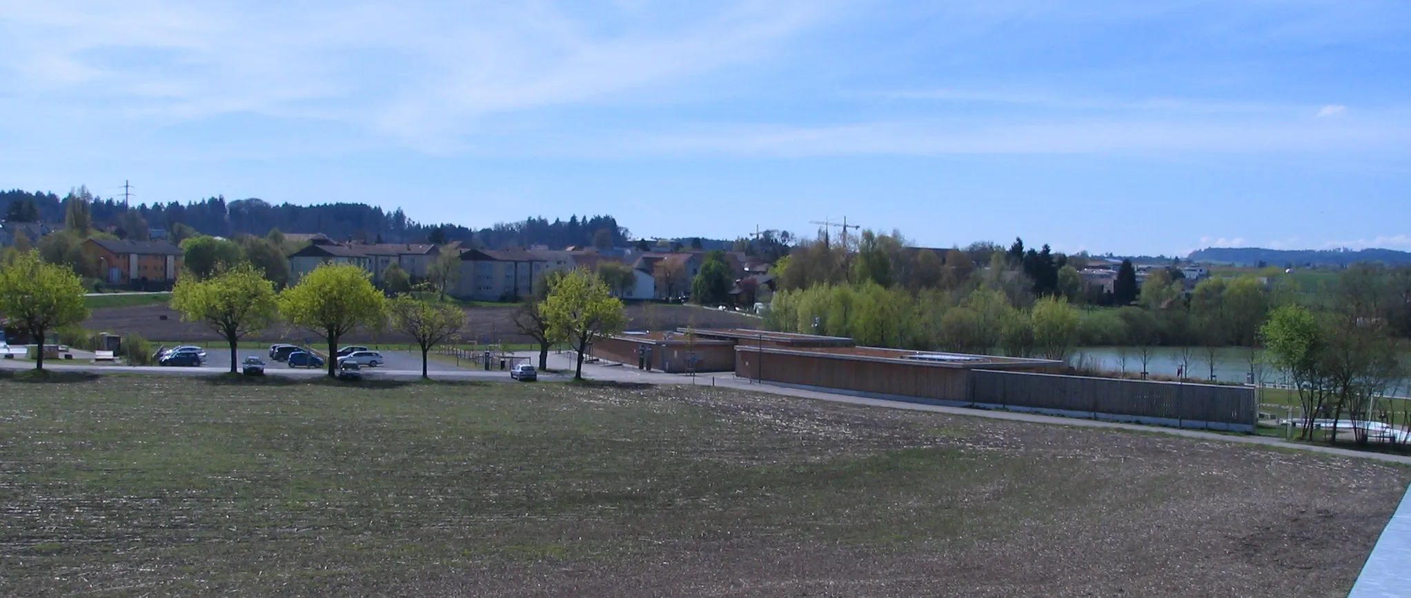 Photo showing: The lake Moossee, public bathing beach and a part of the village