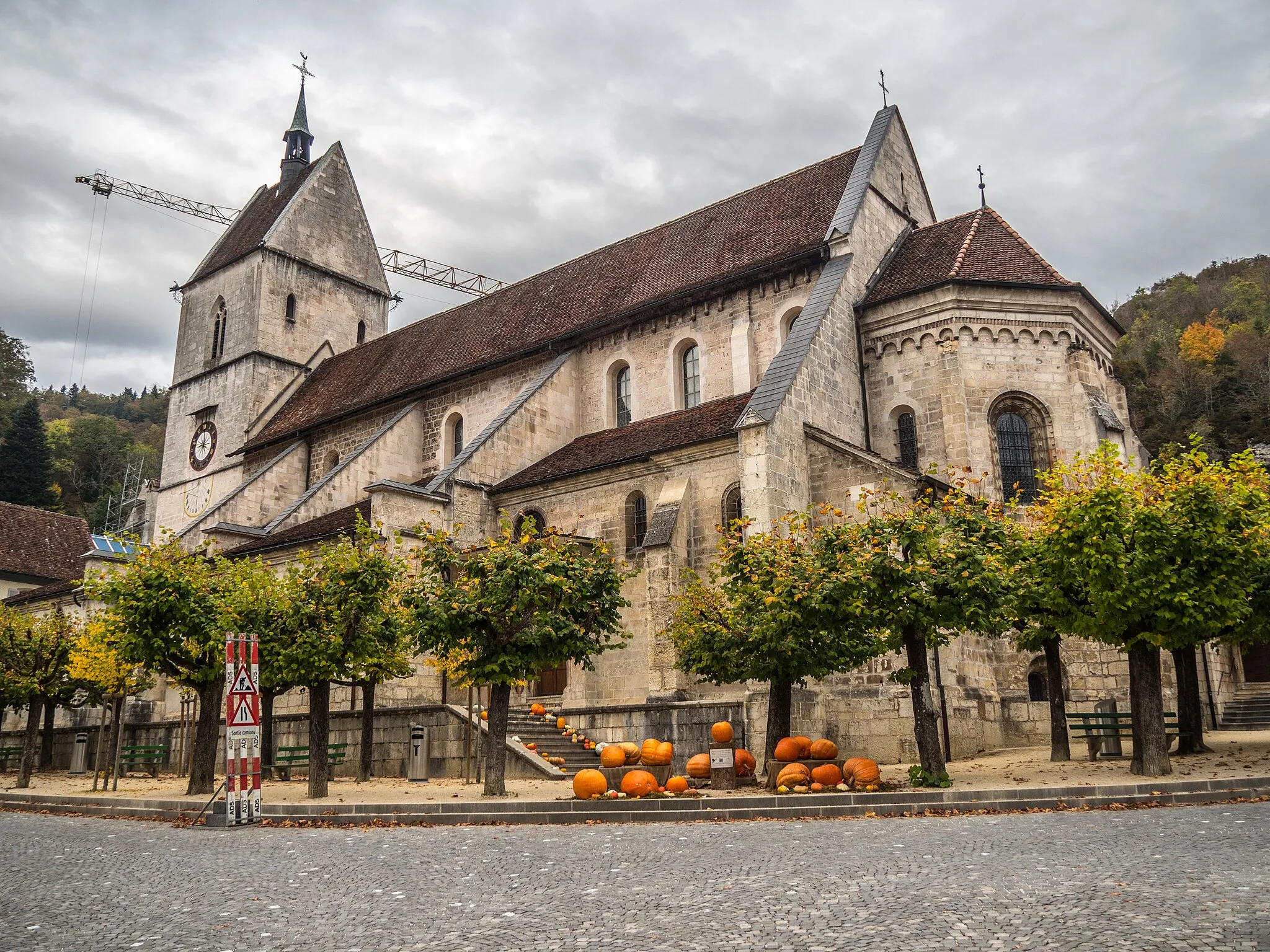 Photo showing: Church in Saint-Ursanne, Clos du Doubs, Canton of Jura, Switzerland