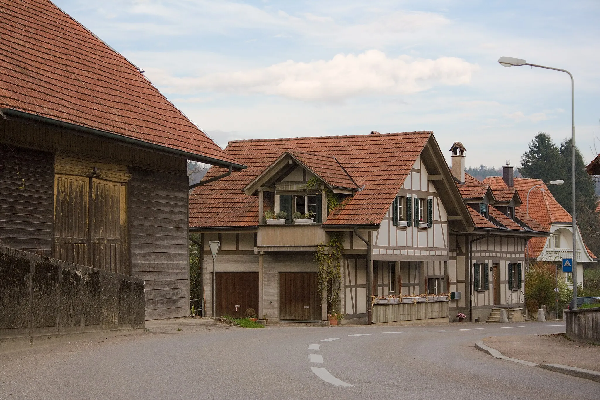 Photo showing: Riegelhäuser an der Hauptstrasse in Lüterkofen, Schweiz