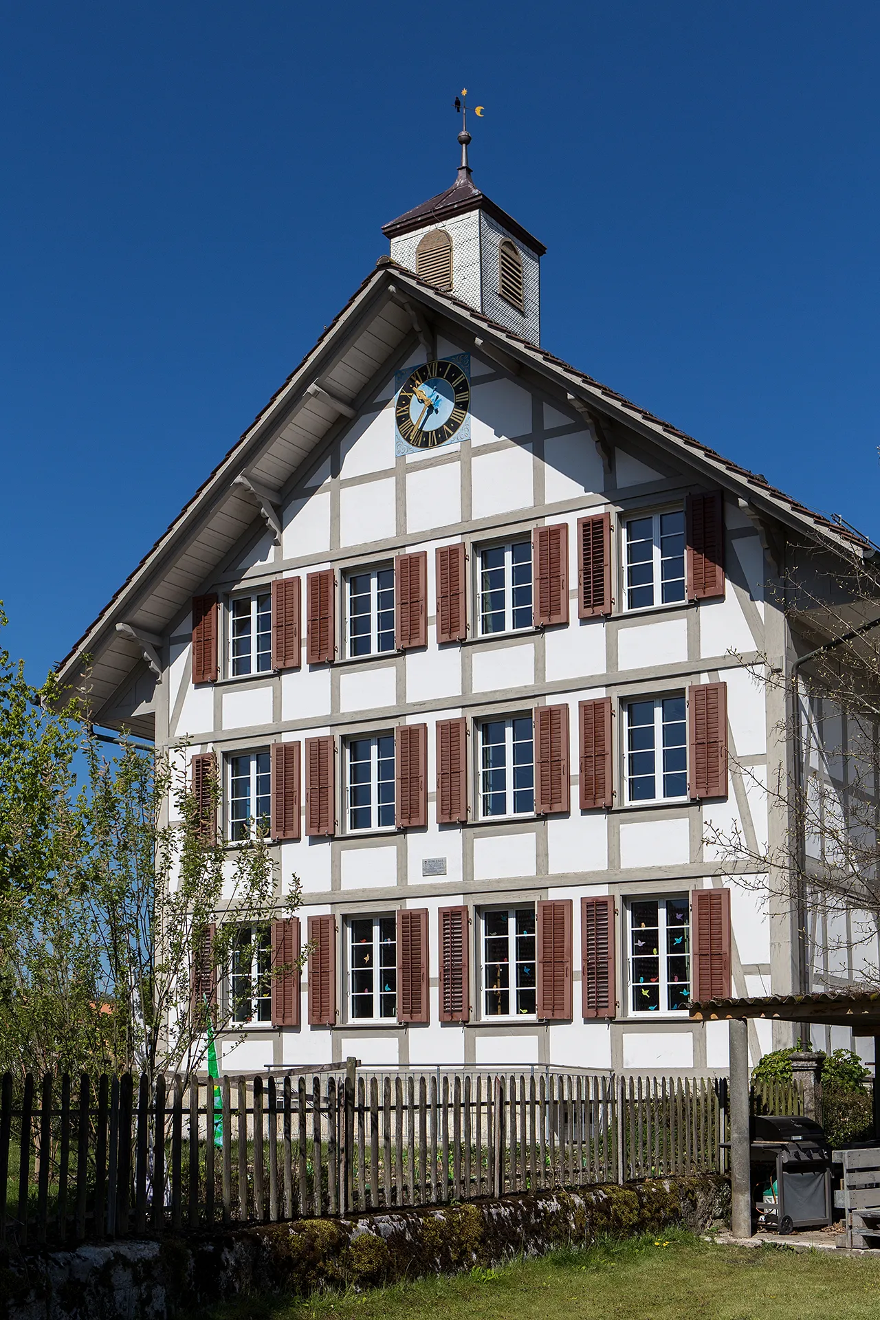 Photo showing: Altes Schulhaus in Lüterkofen (SO)