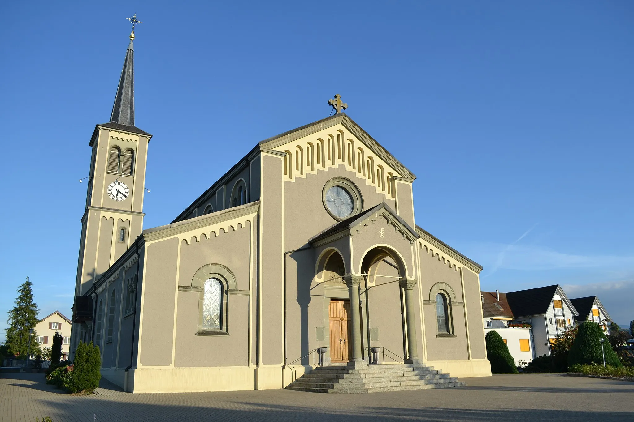 Photo showing: Sicht auf Pfarrkirche Schmitten (FR)