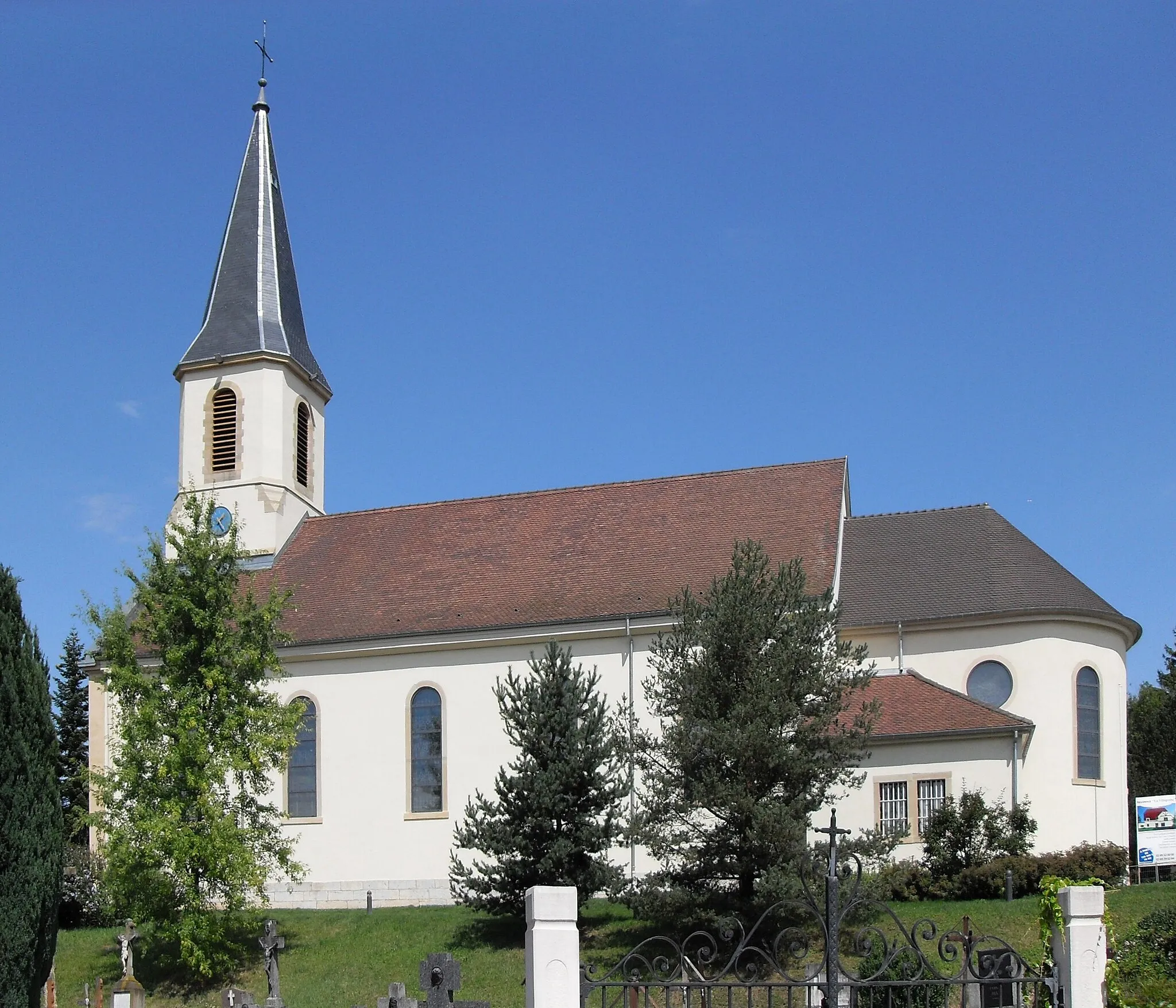Photo showing: L'église Saint-Jean-Baptiste à Roppentzwiller, côté sud-ouest
