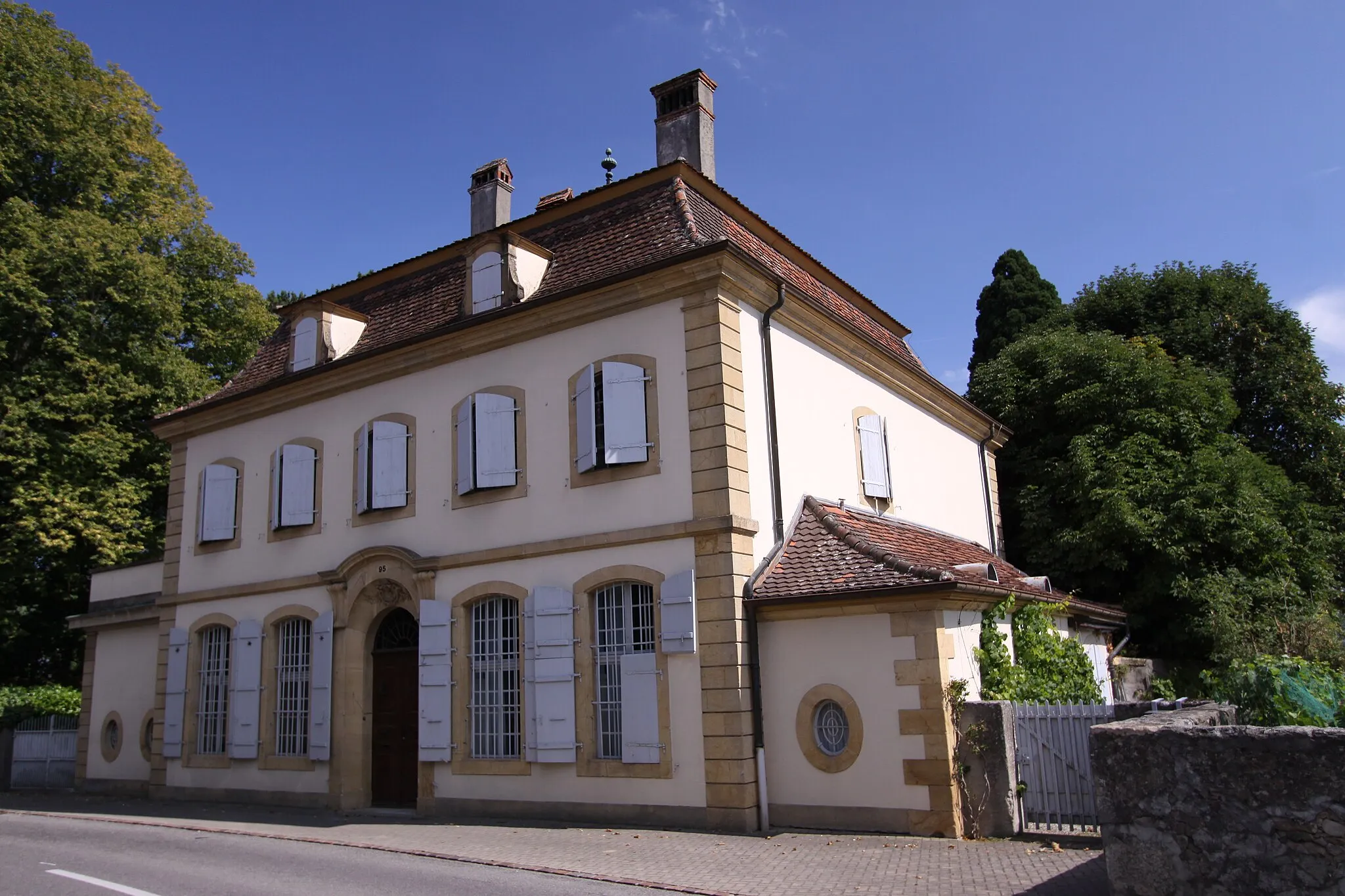 Photo showing: Gatschet House, Route du Lac 95, Môtier, Haut-Vully