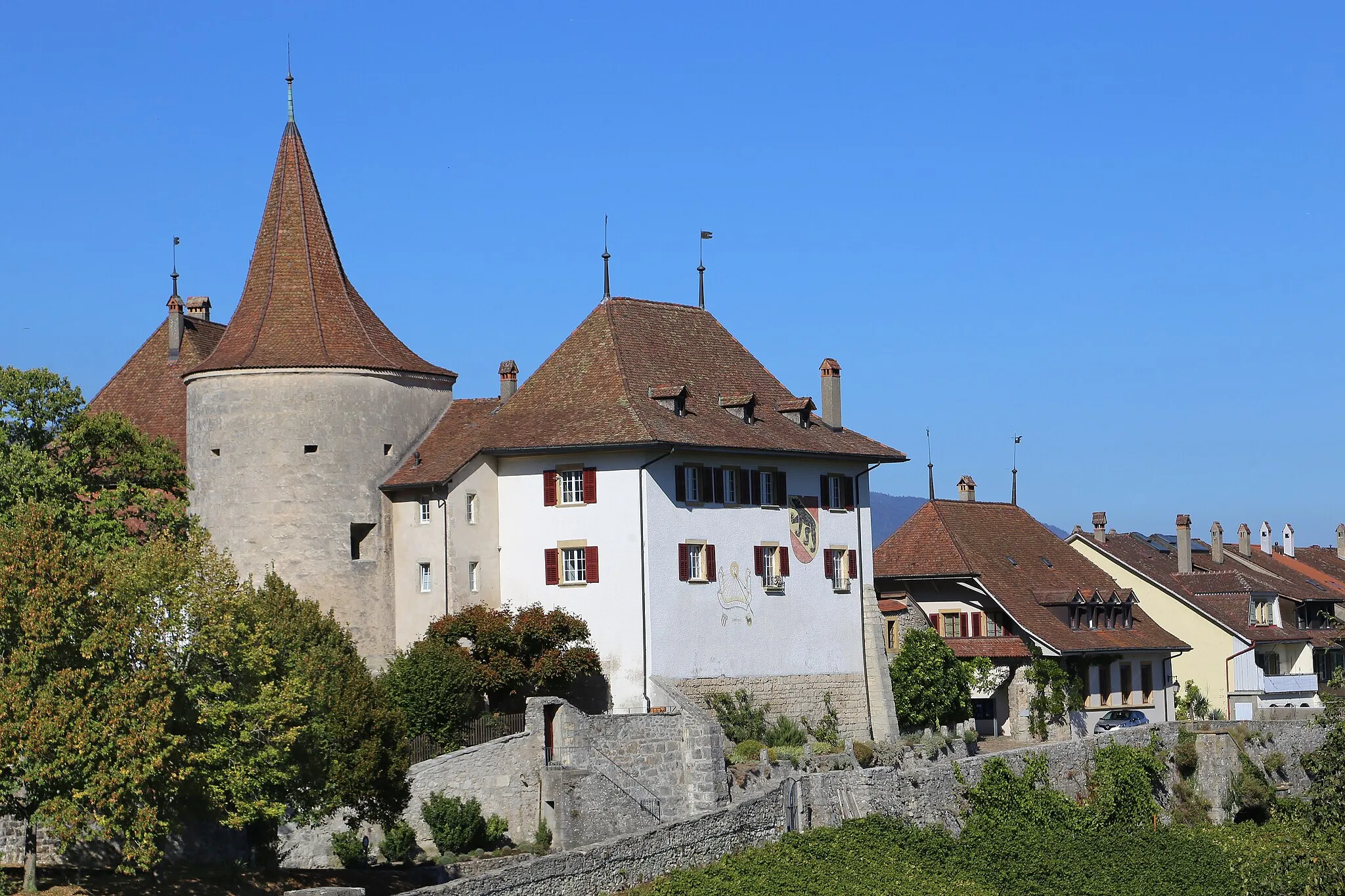 Photo showing: Erlach BE: Obere Altstadt mit Schloss.